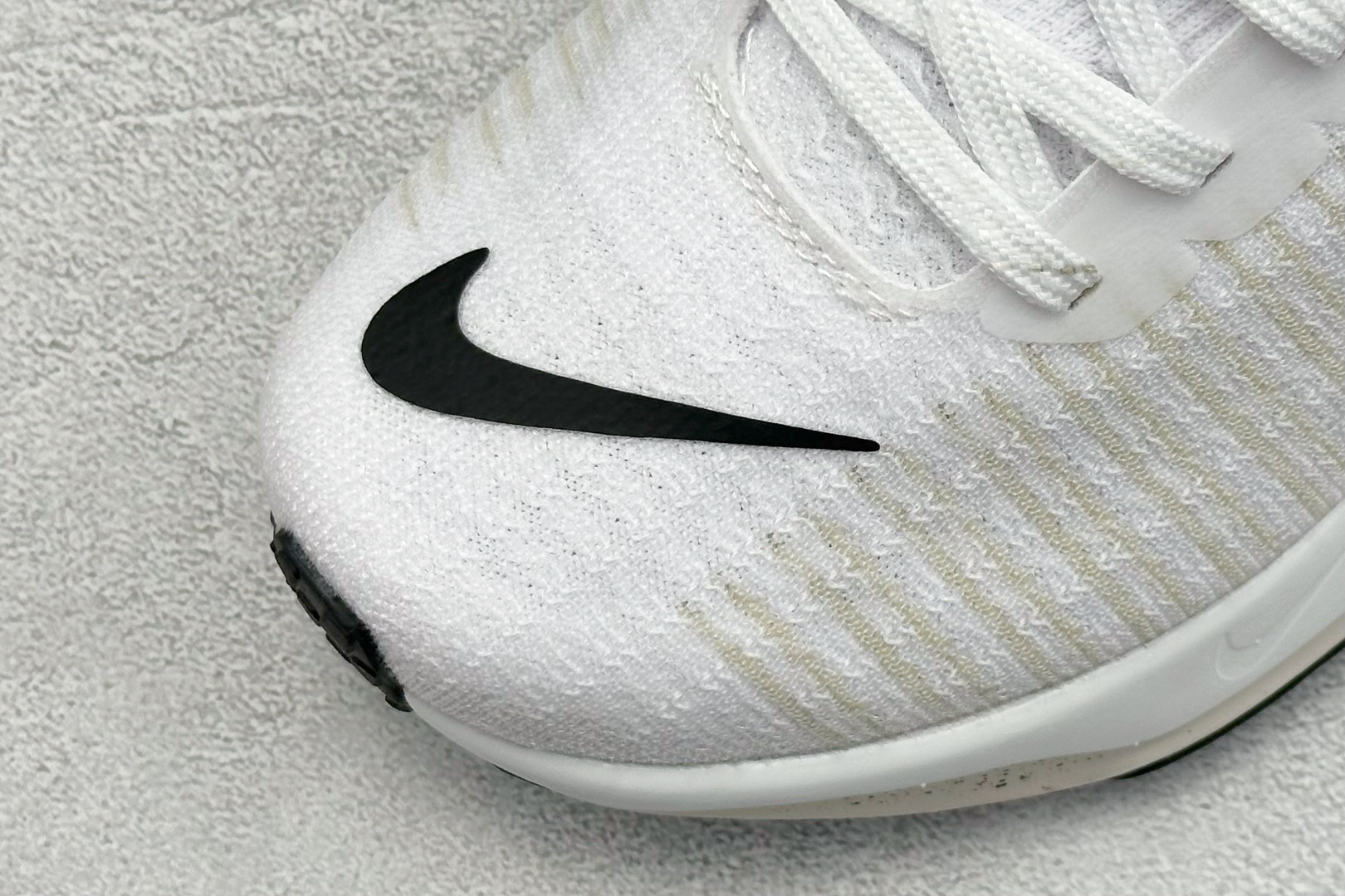 福利特价 终端放店
GS版 NK ZoomX Invincible Run Flyknit FK3 不可