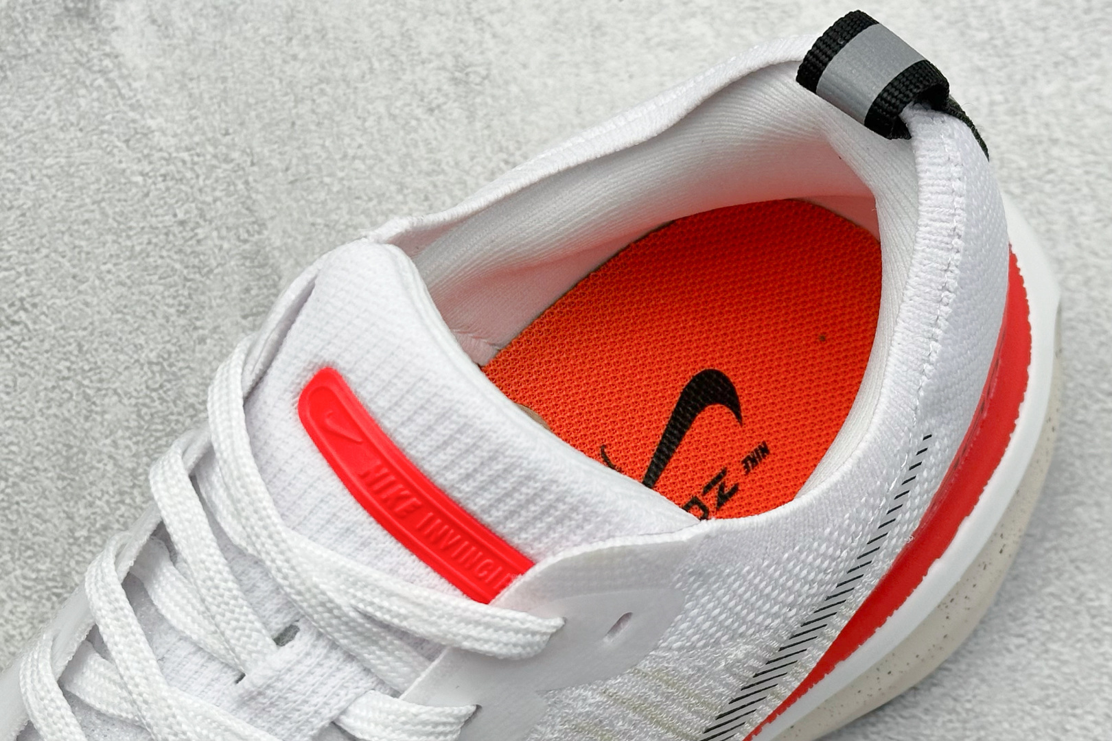 福利特价 终端放店
GS版 NK ZoomX Invincible Run Flyknit FK3 不可