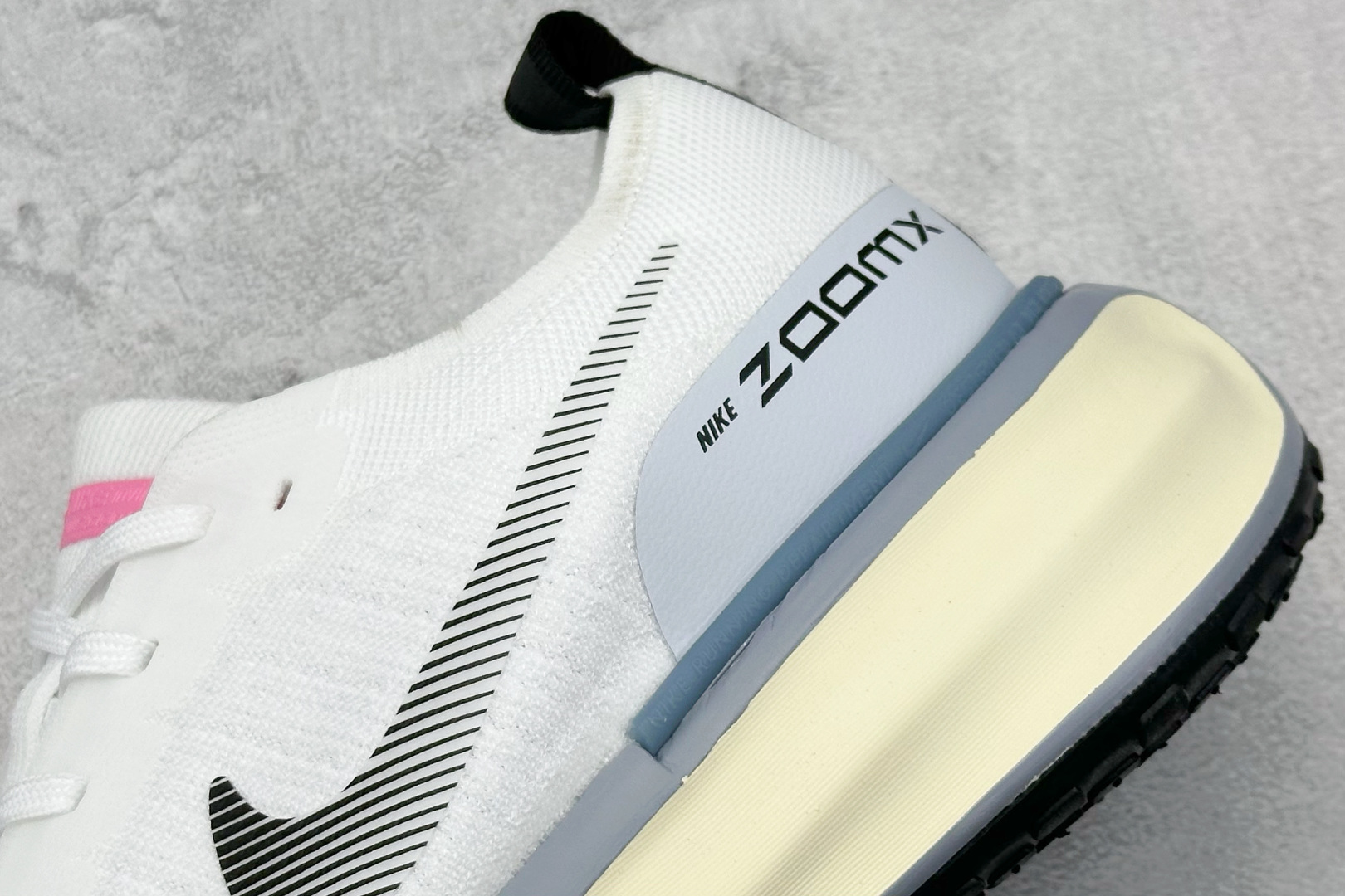 福利特价 终端放店
GS版 NK ZoomX Invincible Run Flyknit FK3 不可