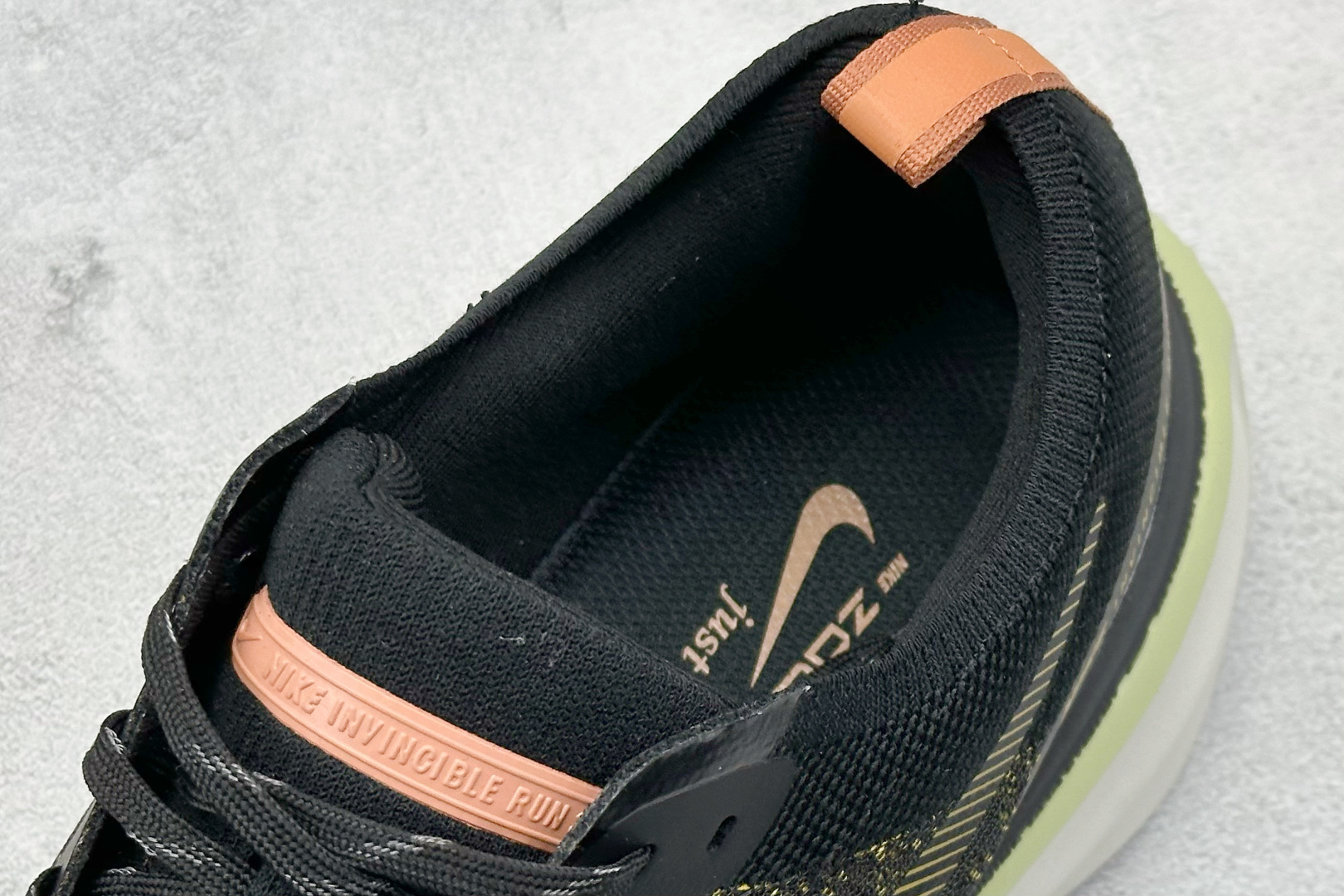 福利特价 终端放店
GS版 NK ZoomX Invincible Run Flyknit FK3 不可