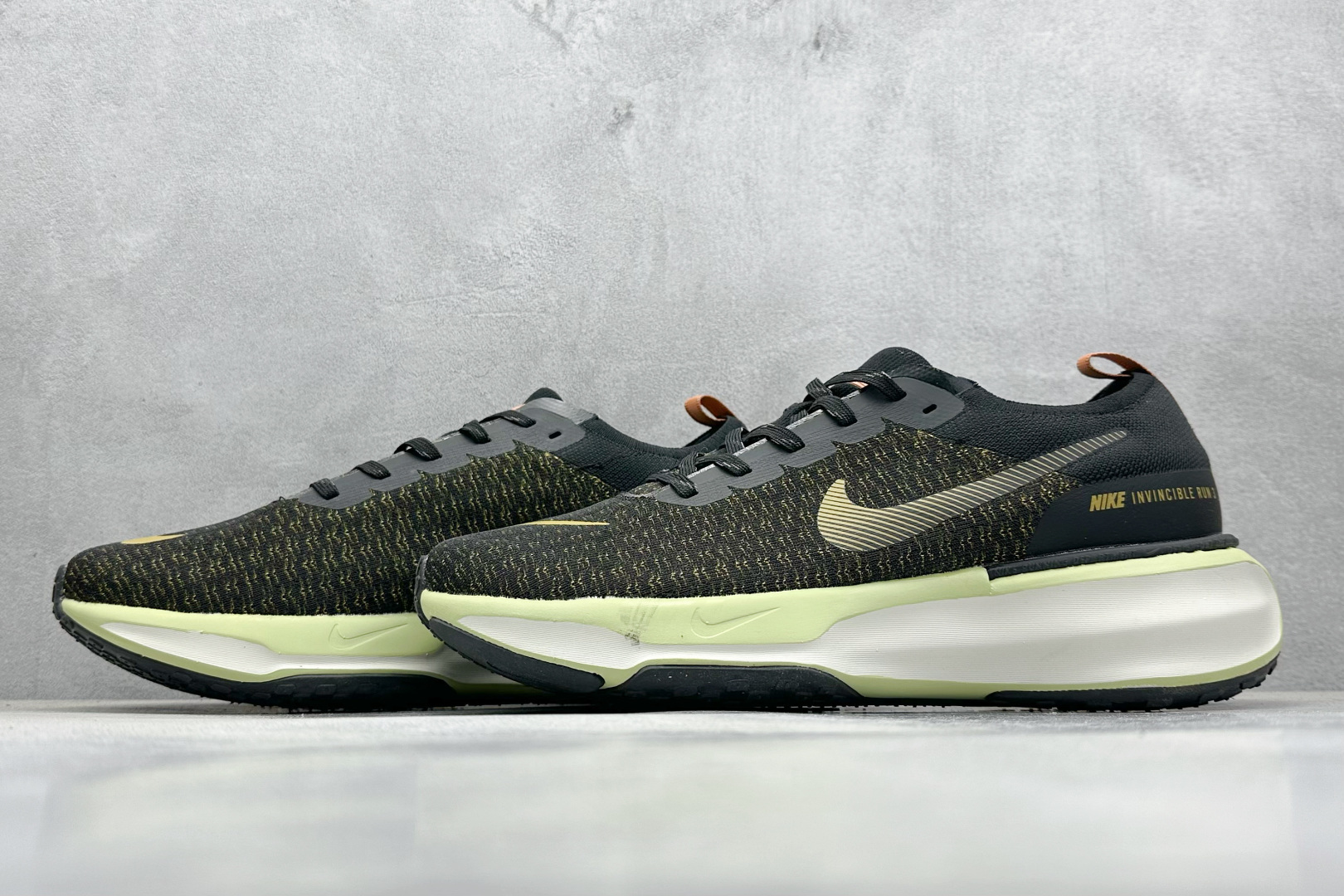 福利特价 终端放店
GS版 NK ZoomX Invincible Run Flyknit FK3 不可