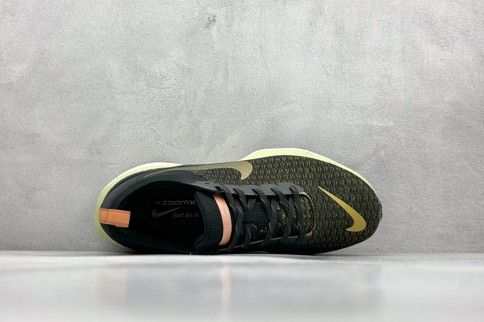 福利特价 终端放店
GS版 NK ZoomX Invincible Run Flyknit FK3 不可