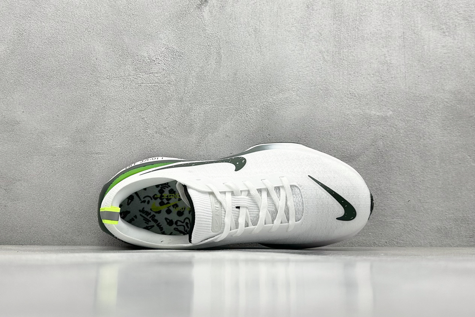 福利特价 终端放店
GS版 NK ZoomX Invincible Run Flyknit FK3 不可