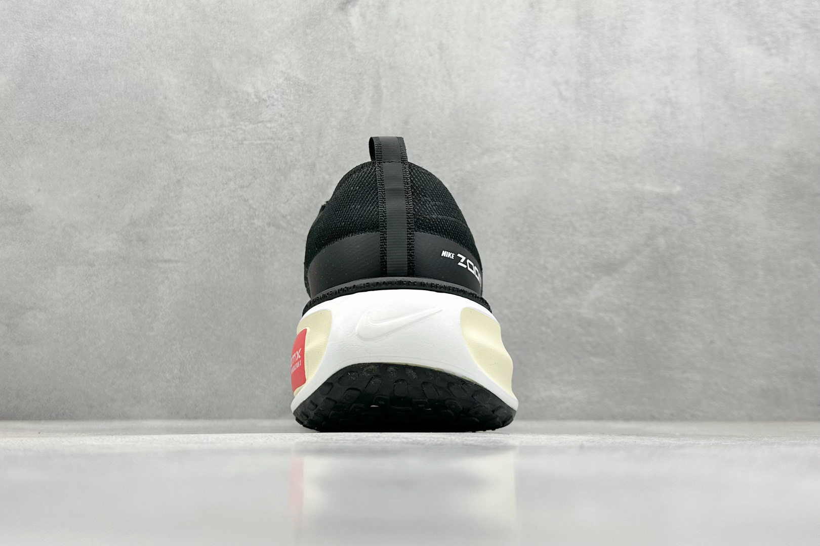 福利特价 终端放店
GS版 NK ZoomX Invincible Run Flyknit FK3 不可