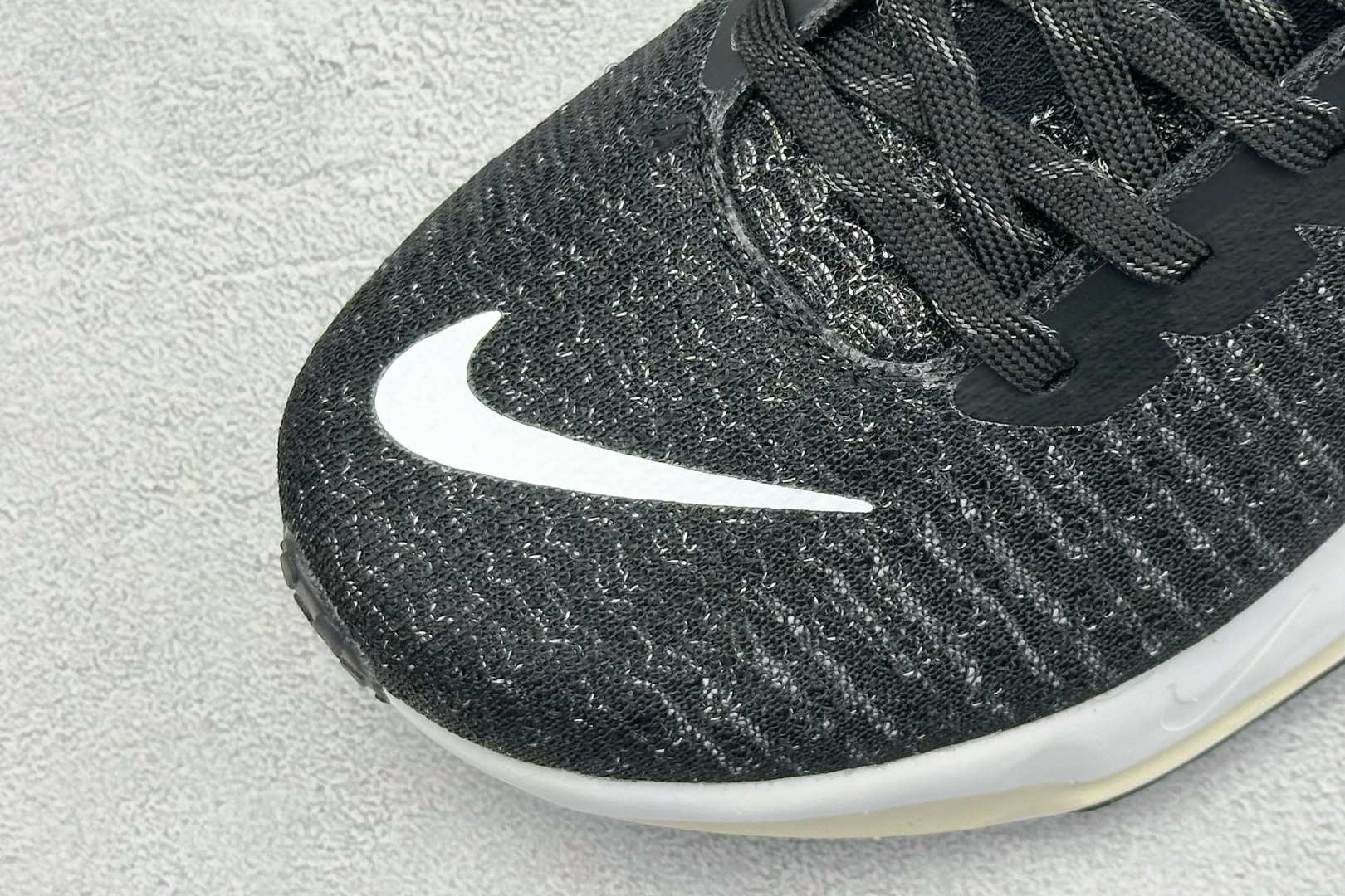 福利特价 终端放店
GS版 NK ZoomX Invincible Run Flyknit FK3 不可