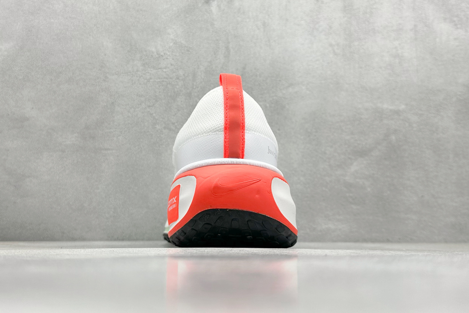 福利特价 终端放店
GS版 NK ZoomX Invincible Run Flyknit FK3 不可