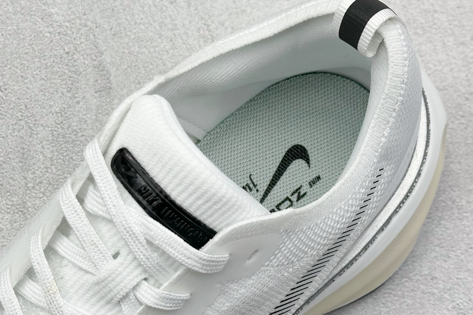 福利特价 终端放店
GS版 NK ZoomX Invincible Run Flyknit FK3 不可