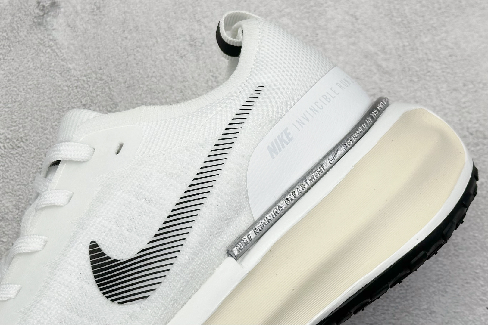 福利特价 终端放店
GS版 NK ZoomX Invincible Run Flyknit FK3 不可