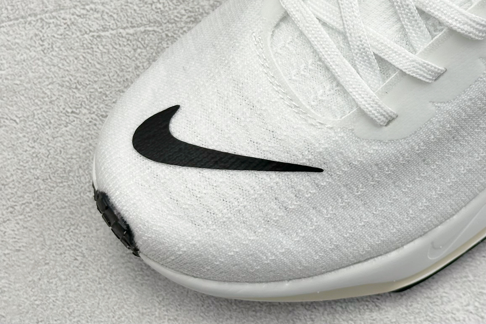 福利特价 终端放店
GS版 NK ZoomX Invincible Run Flyknit FK3 不可