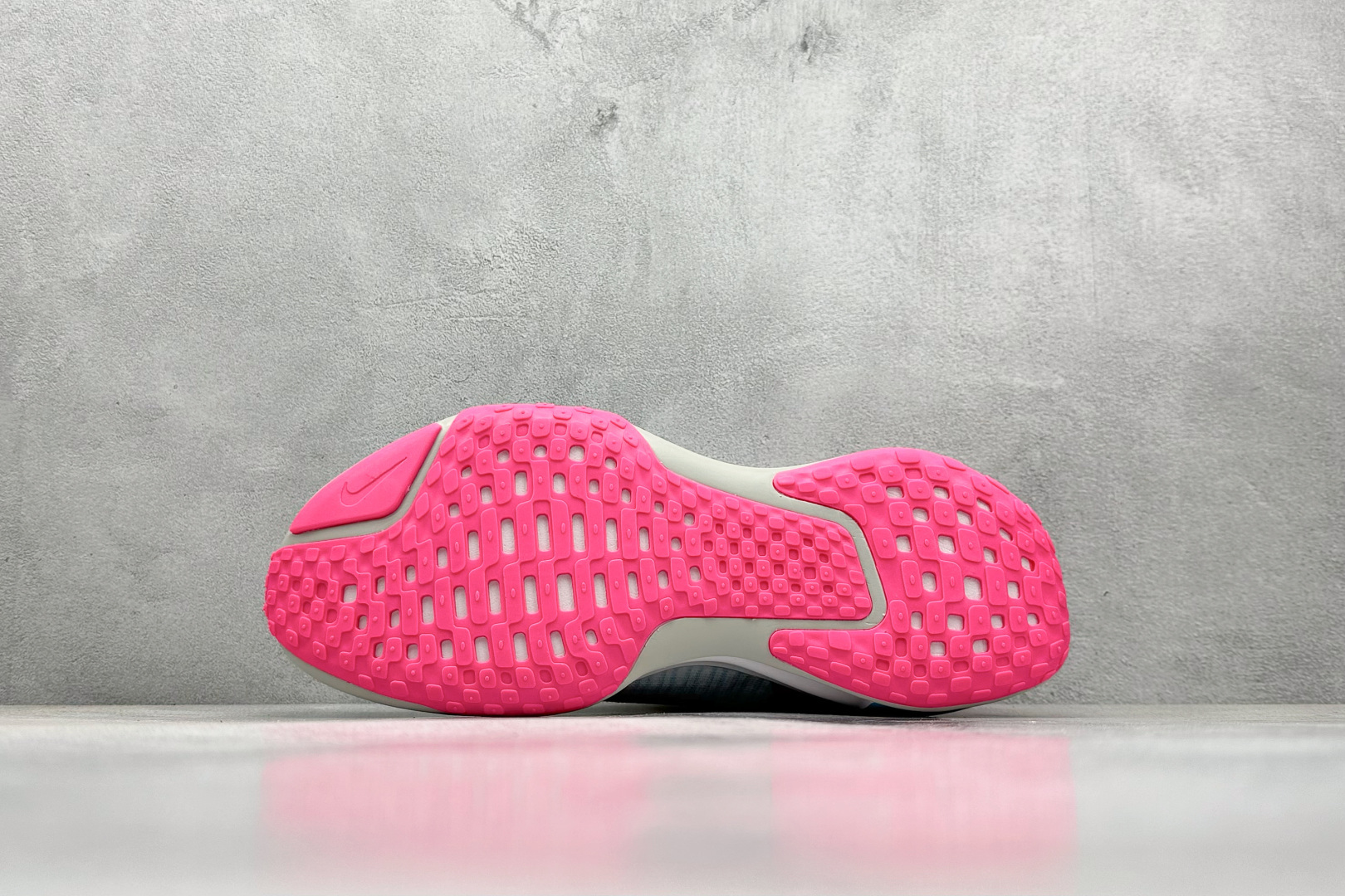 福利特价 终端放店
GS版 NK ZoomX Invincible Run Flyknit FK3 不可