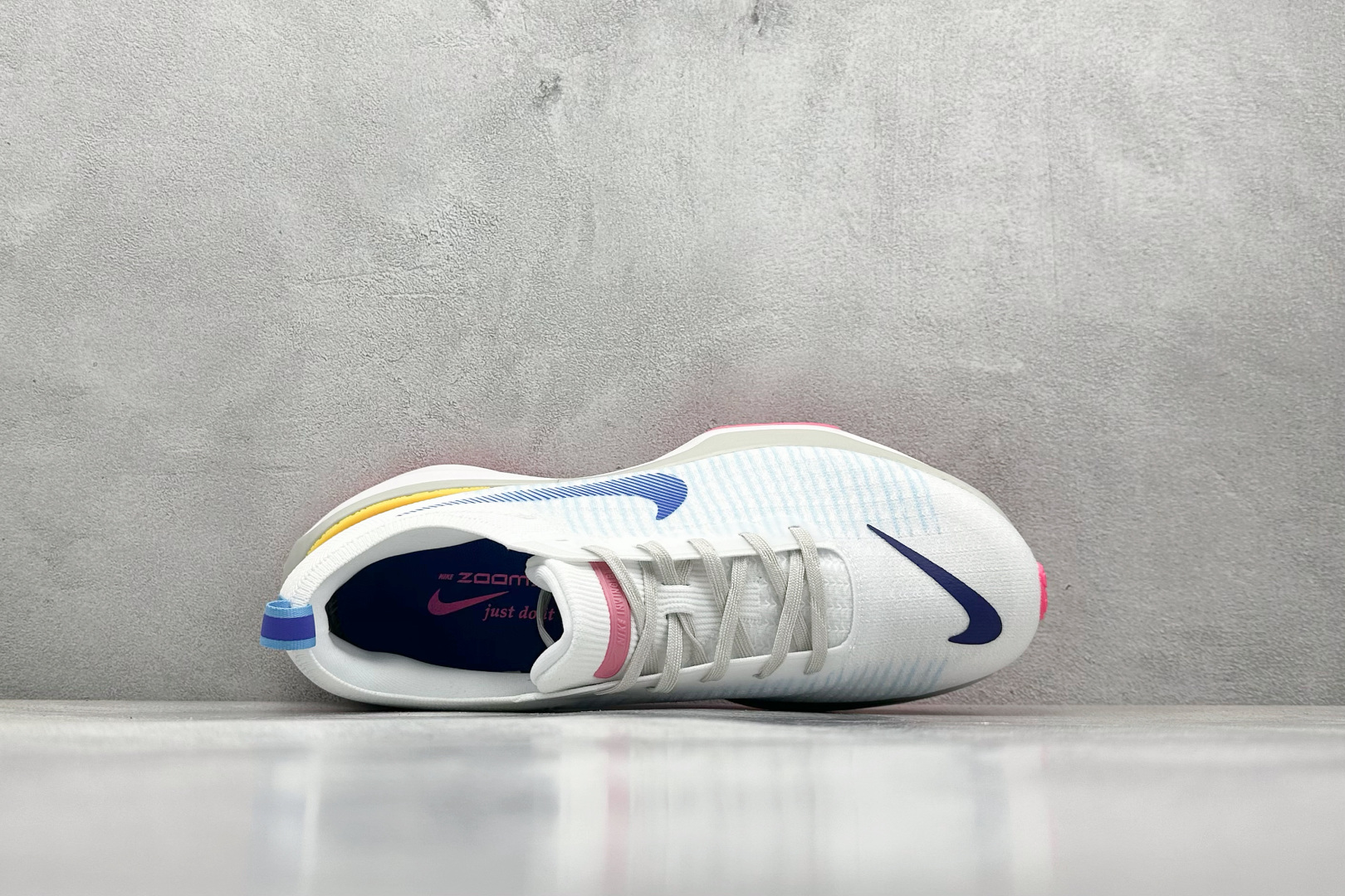 福利特价 终端放店
GS版 NK ZoomX Invincible Run Flyknit FK3 不可