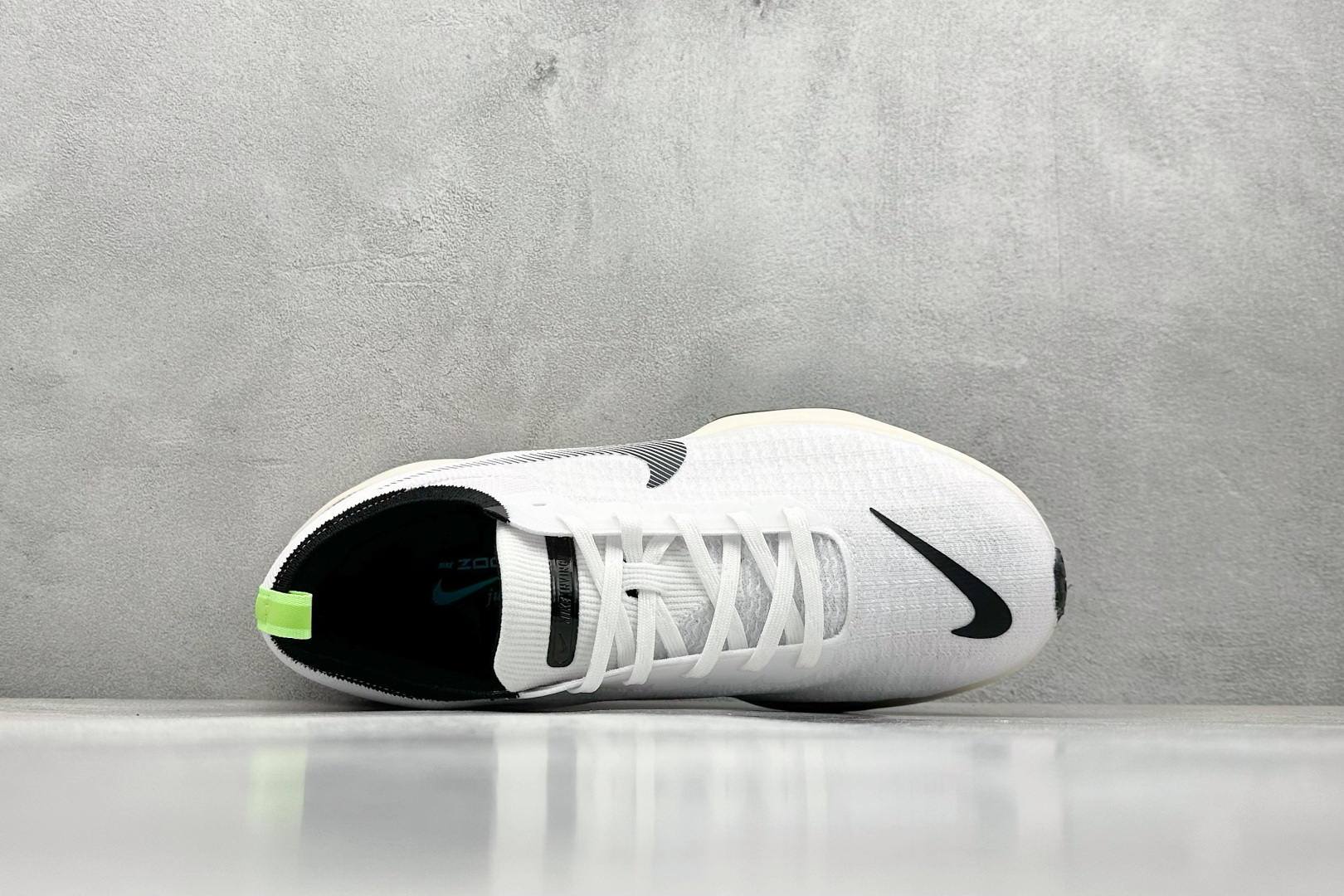 福利特价 终端放店
GS版 NK ZoomX Invincible Run Flyknit FK3 不可