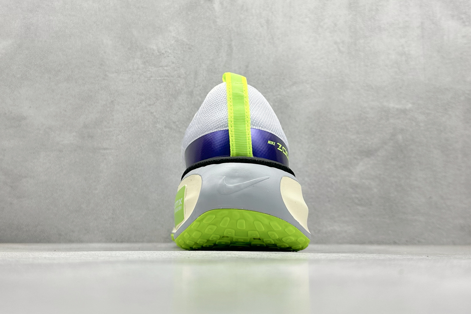 福利特价 终端放店
GS版 NK ZoomX Invincible Run Flyknit FK3 不可