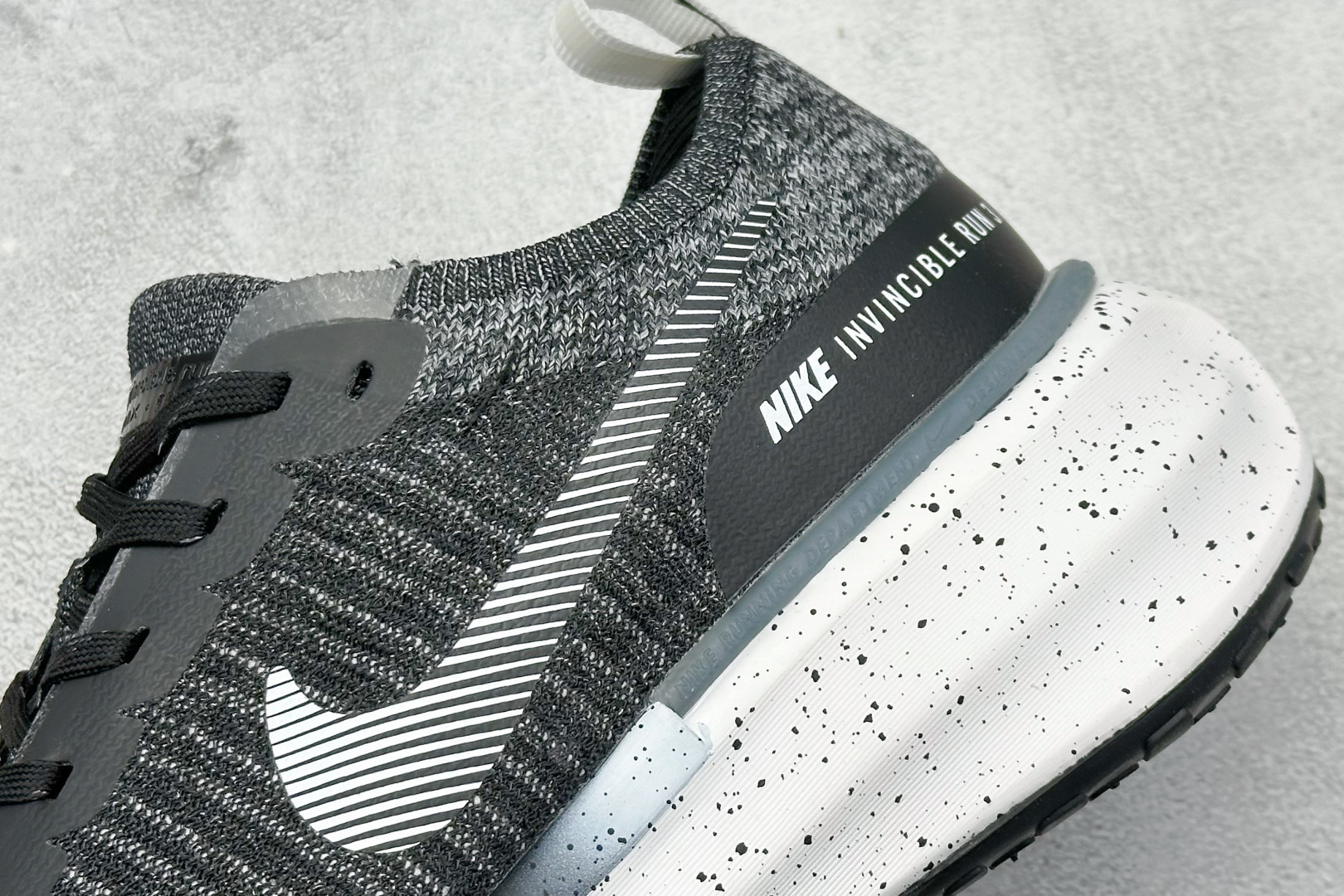 福利特价 终端放店
GS版 NK ZoomX Invincible Run Flyknit FK3 不可