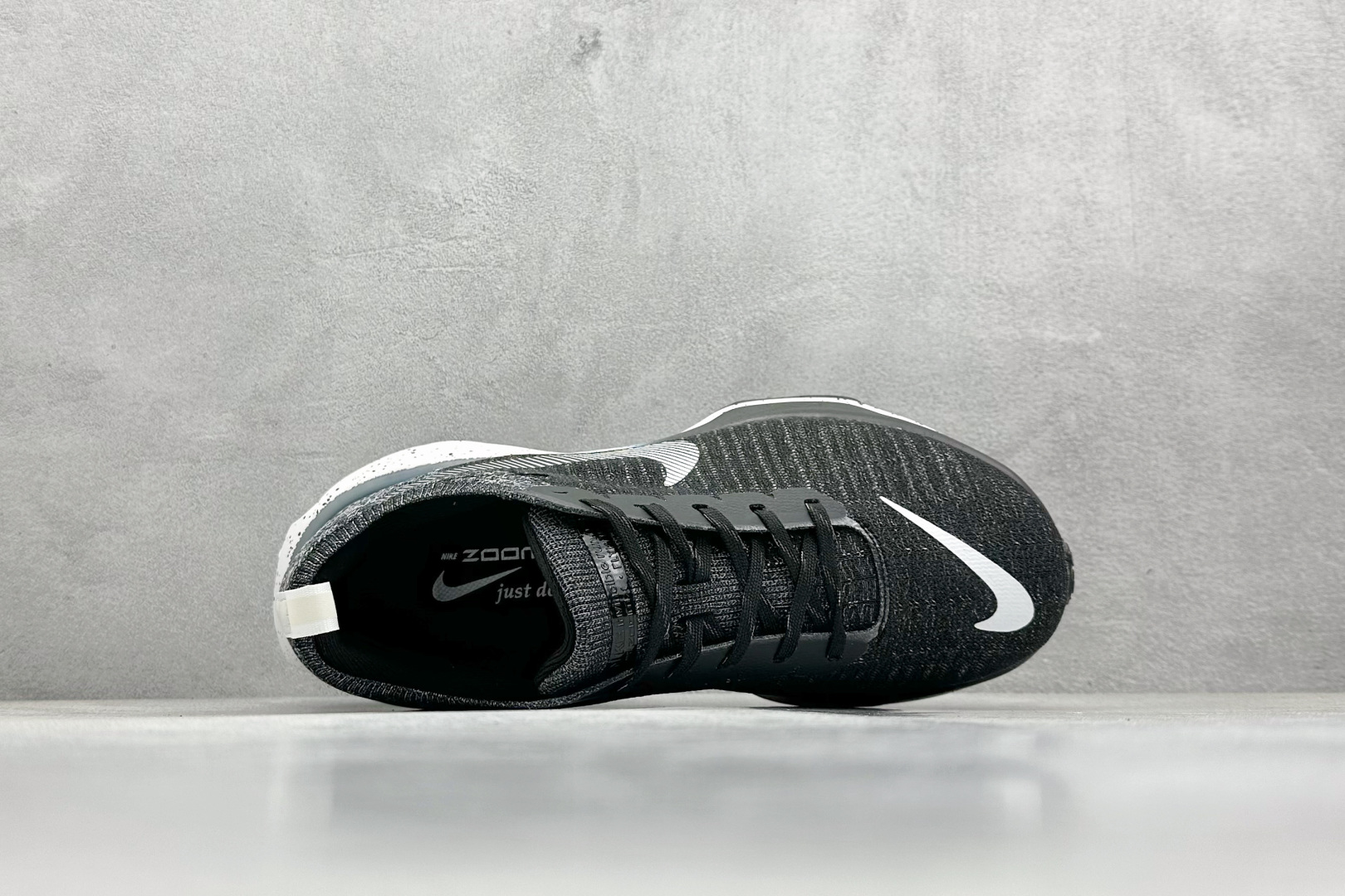 福利特价 终端放店
GS版 NK ZoomX Invincible Run Flyknit FK3 不可