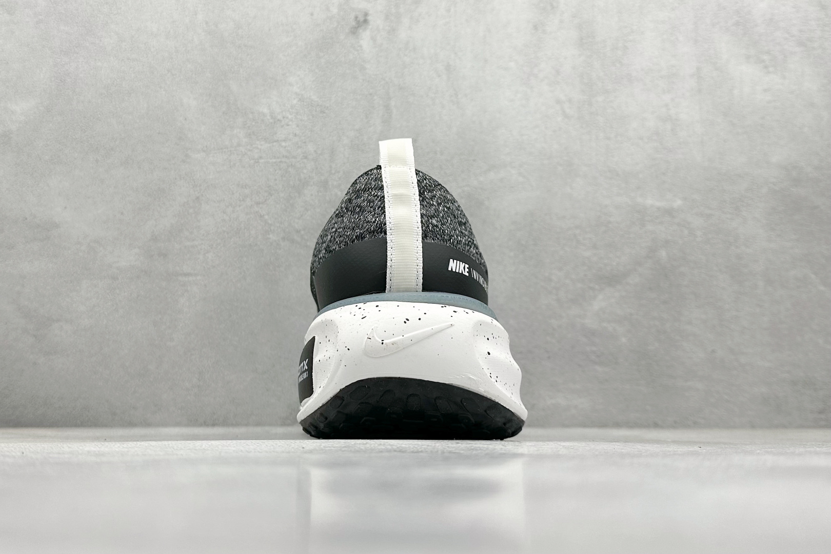 福利特价 终端放店
GS版 NK ZoomX Invincible Run Flyknit FK3 不可