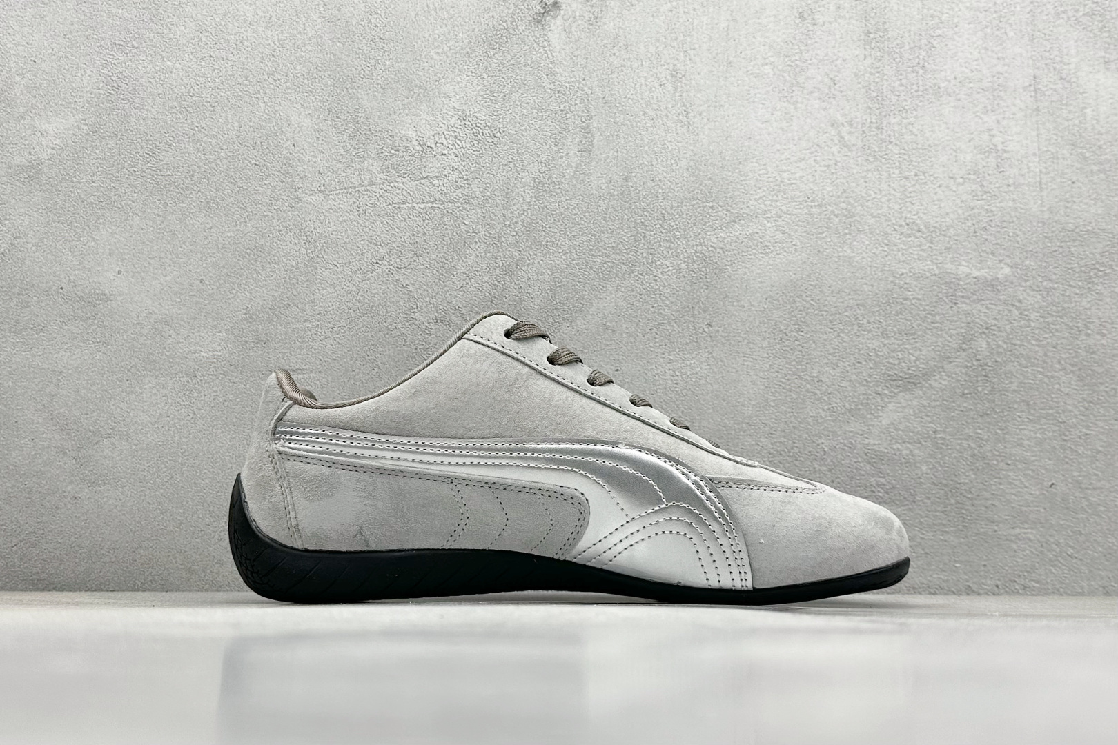  
TG版 Puma Speedcet OG 
彪马低帮复古运动休闲赛车跑鞋 
以趣味十足又前卫复古的设