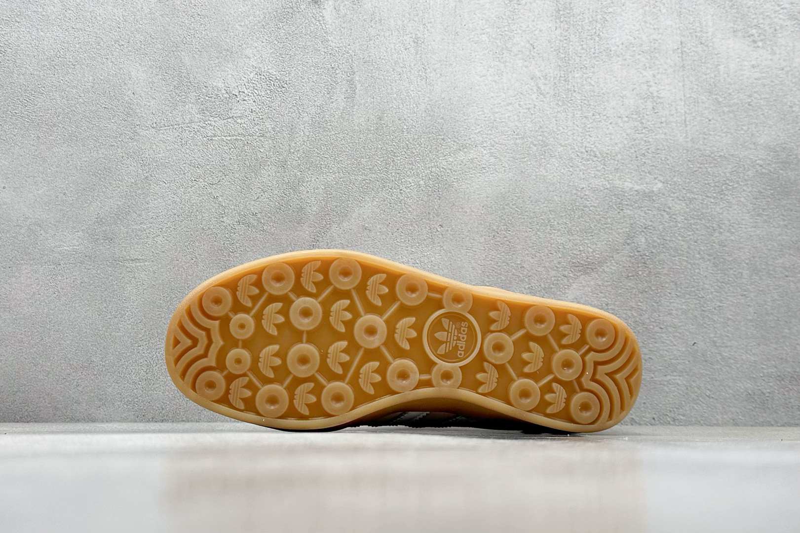  
Adidas Gazelle Indoor Trainers 羚羊内训系列低帮复古百搭休闲运动德训风