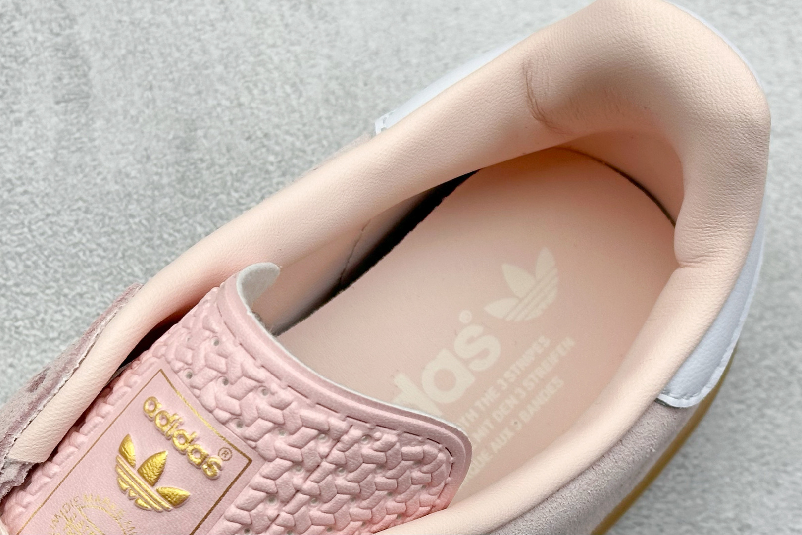  
Adidas Gazelle Indoor Trainers 羚羊内训系列低帮复古百搭休闲运动德训风