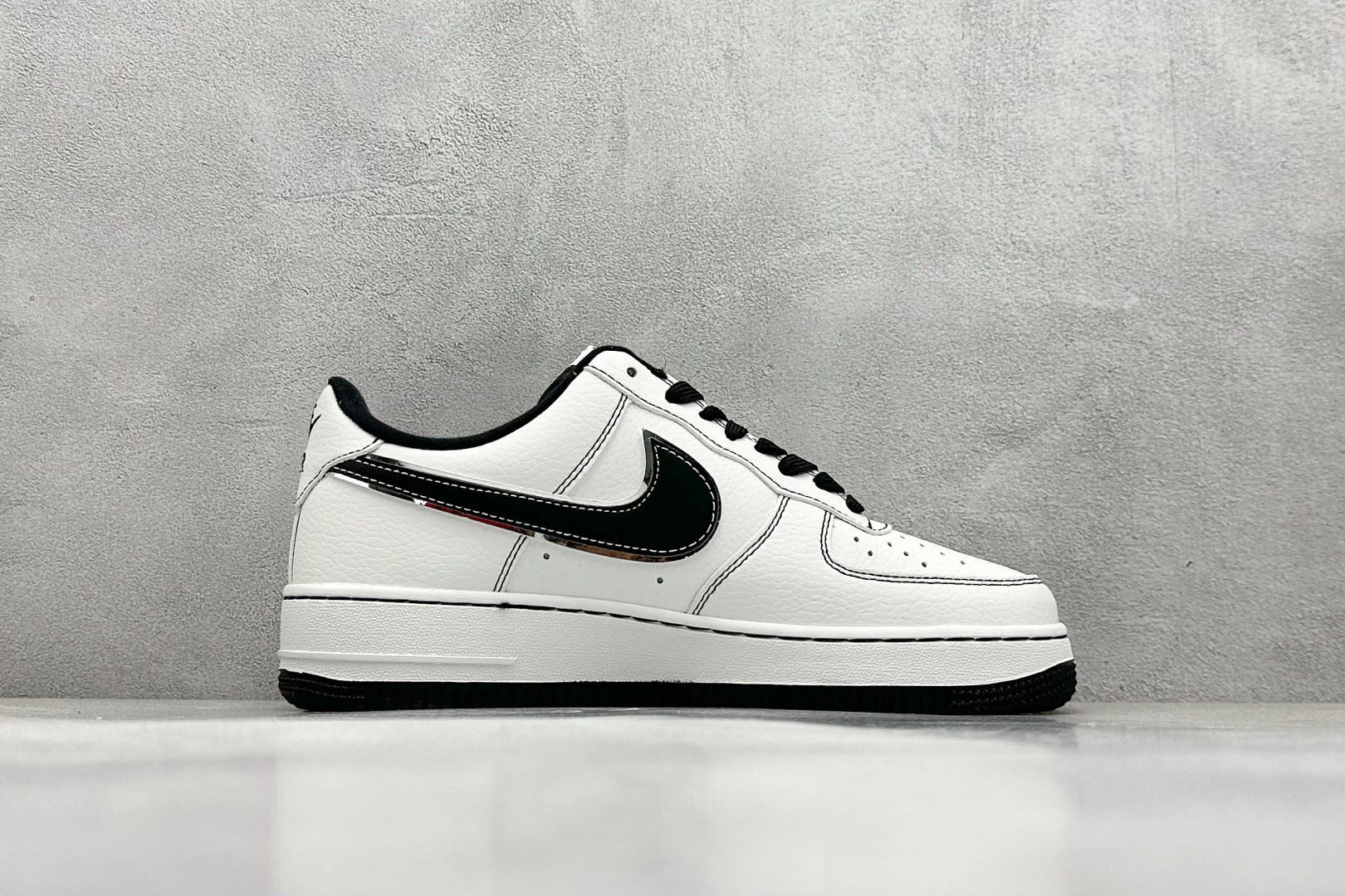  
Nike Air Force 1 Low 07 x Stussy 白黑小钩
原楦头原纸板 打造纯正低