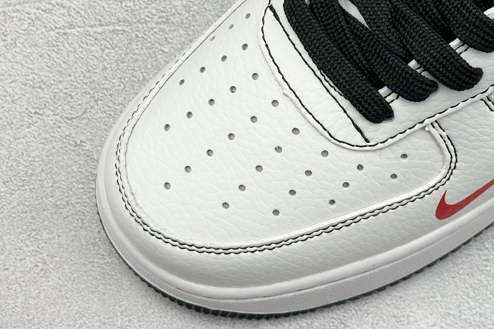  
Nike Air Force 1 Low 07 x Stussy 白黑小钩
原楦头原纸板 打造纯正低