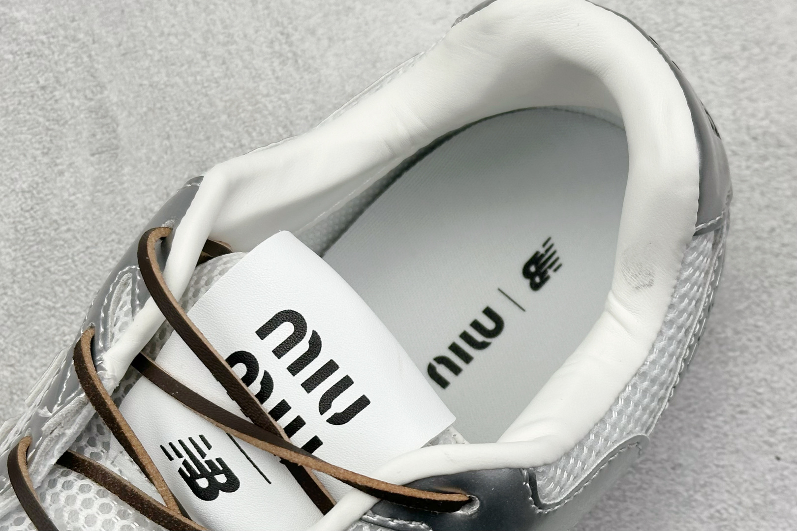  
J版 Miu Miu x New Balance联名款运动鞋
New Balance 530 学院风