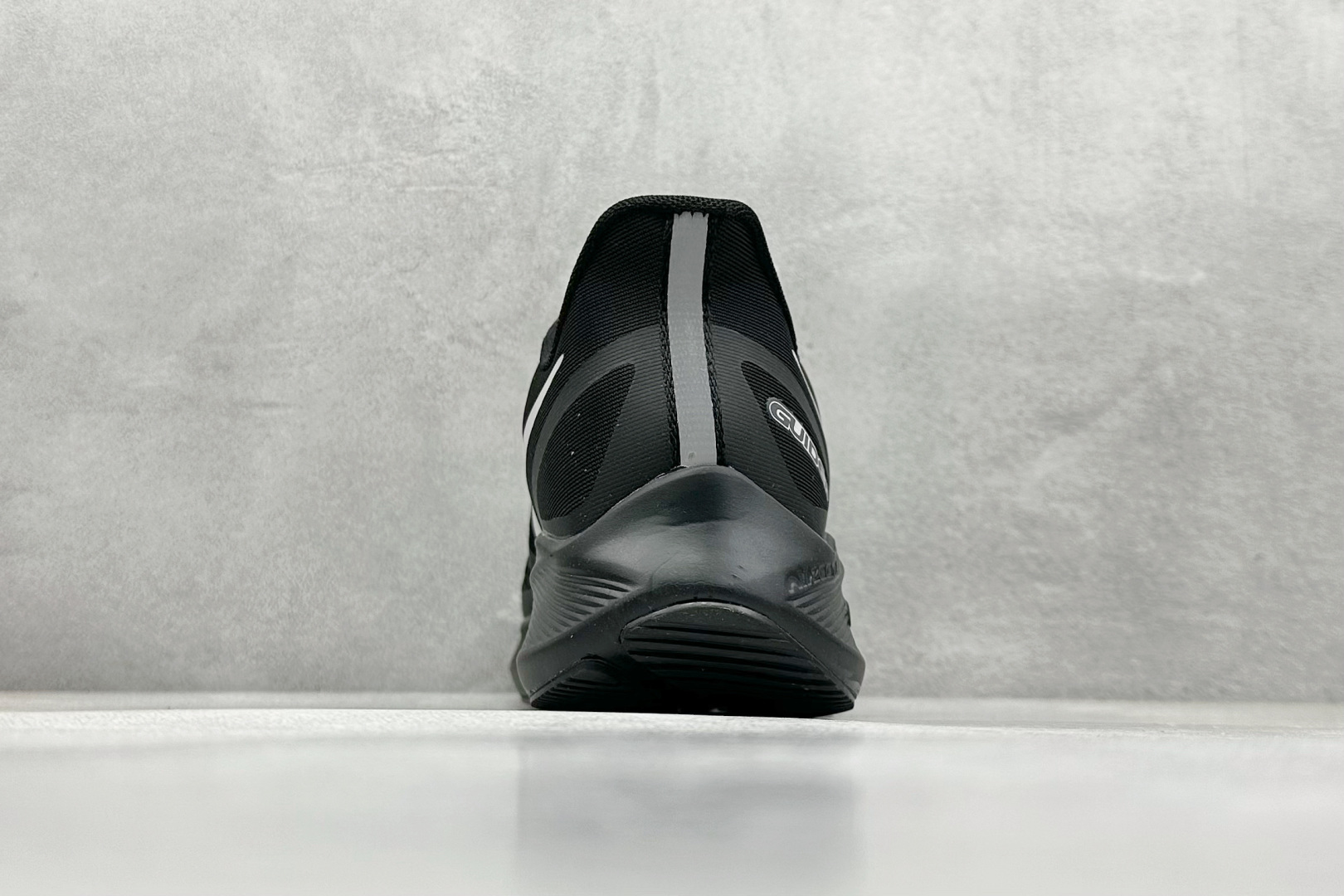  
NK Air Zoom Winflo 7X 登月网面透气专业跑步鞋 原档案数据编织面 原盒原配 QC
