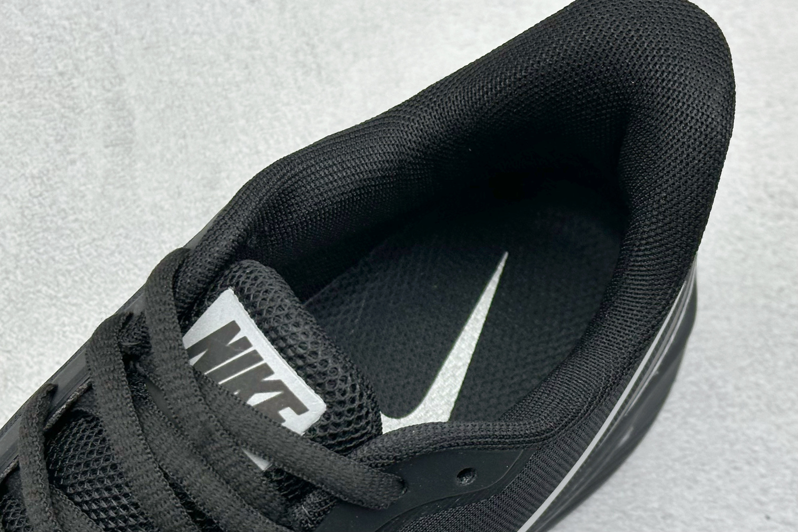  
NK Air Zoom Winflo 7X 登月网面透气专业跑步鞋 原档案数据编织面 原盒原配 QC