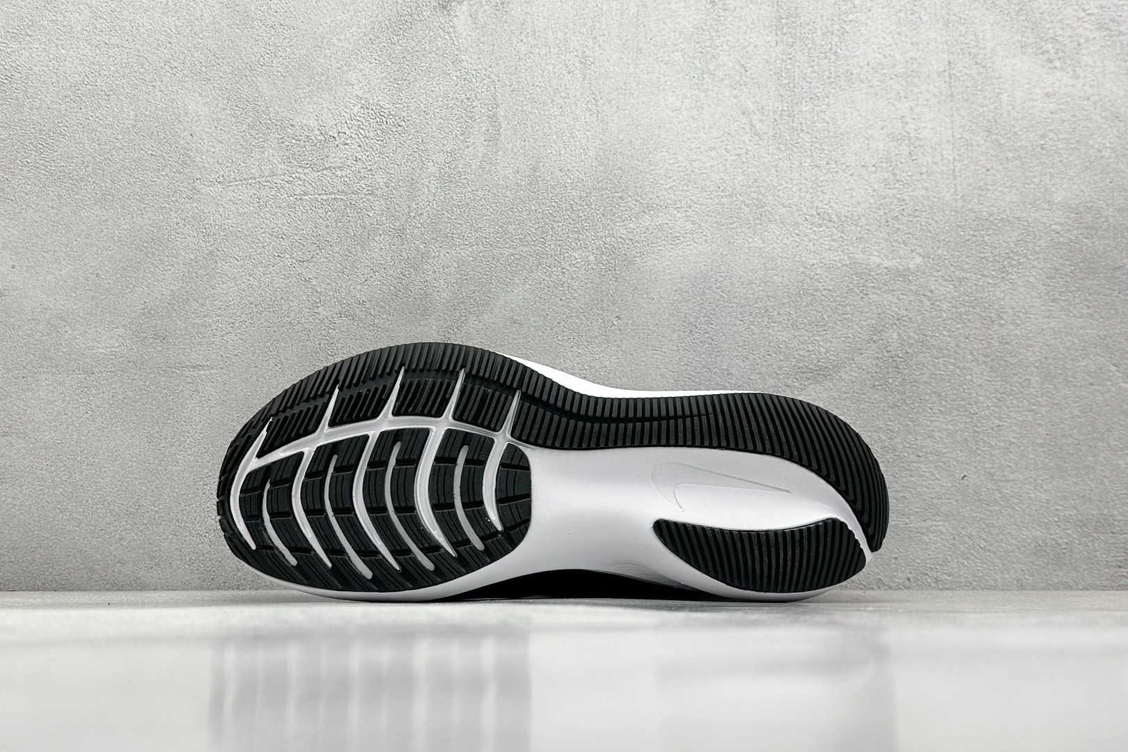  
NK Air Zoom Winflo 7X 登月网面透气专业跑步鞋 原档案数据编织面 原盒原配 QC