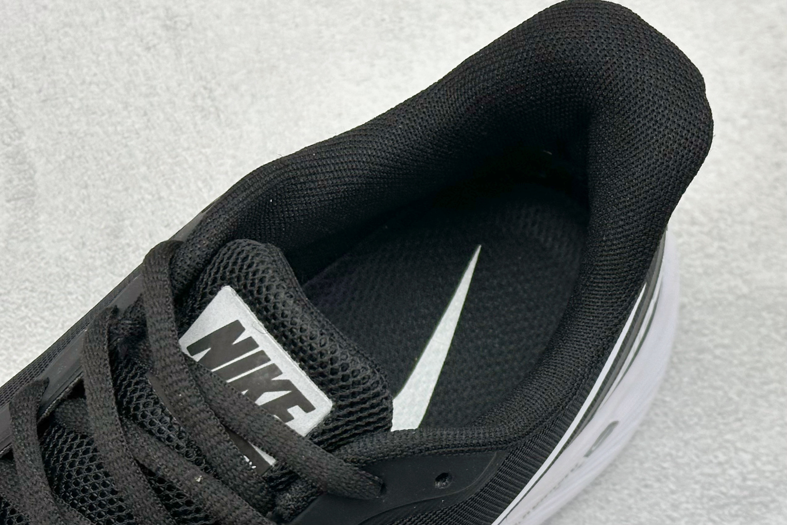  
NK Air Zoom Winflo 7X 登月网面透气专业跑步鞋 原档案数据编织面 原盒原配 QC