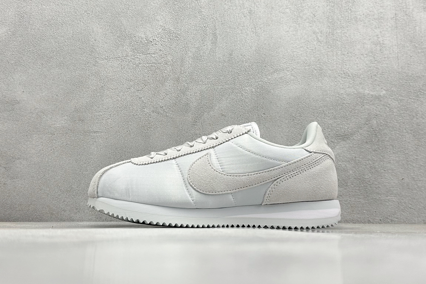 奥莱尾单福利 
Nk Classic Cortez Leather 阿甘复古慢跑鞋
#缓震防滑耐磨同源