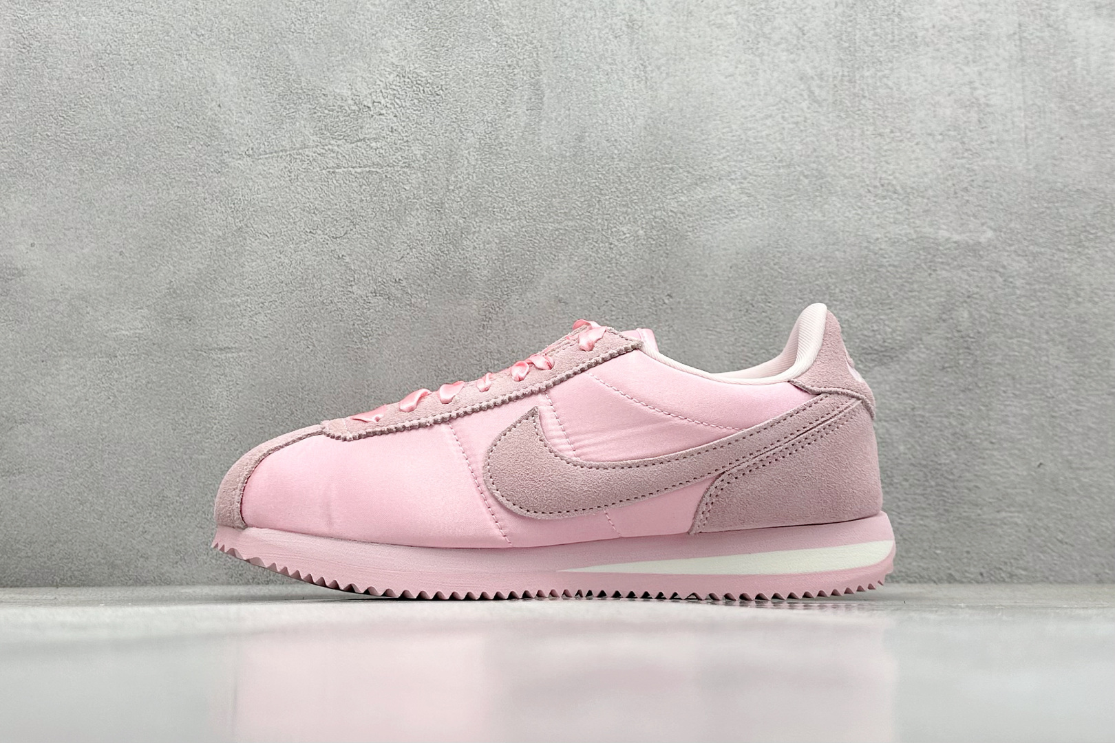 奥莱尾单福利 
Nk Classic Cortez Leather 阿甘复古慢跑鞋
#缓震防滑耐磨同源