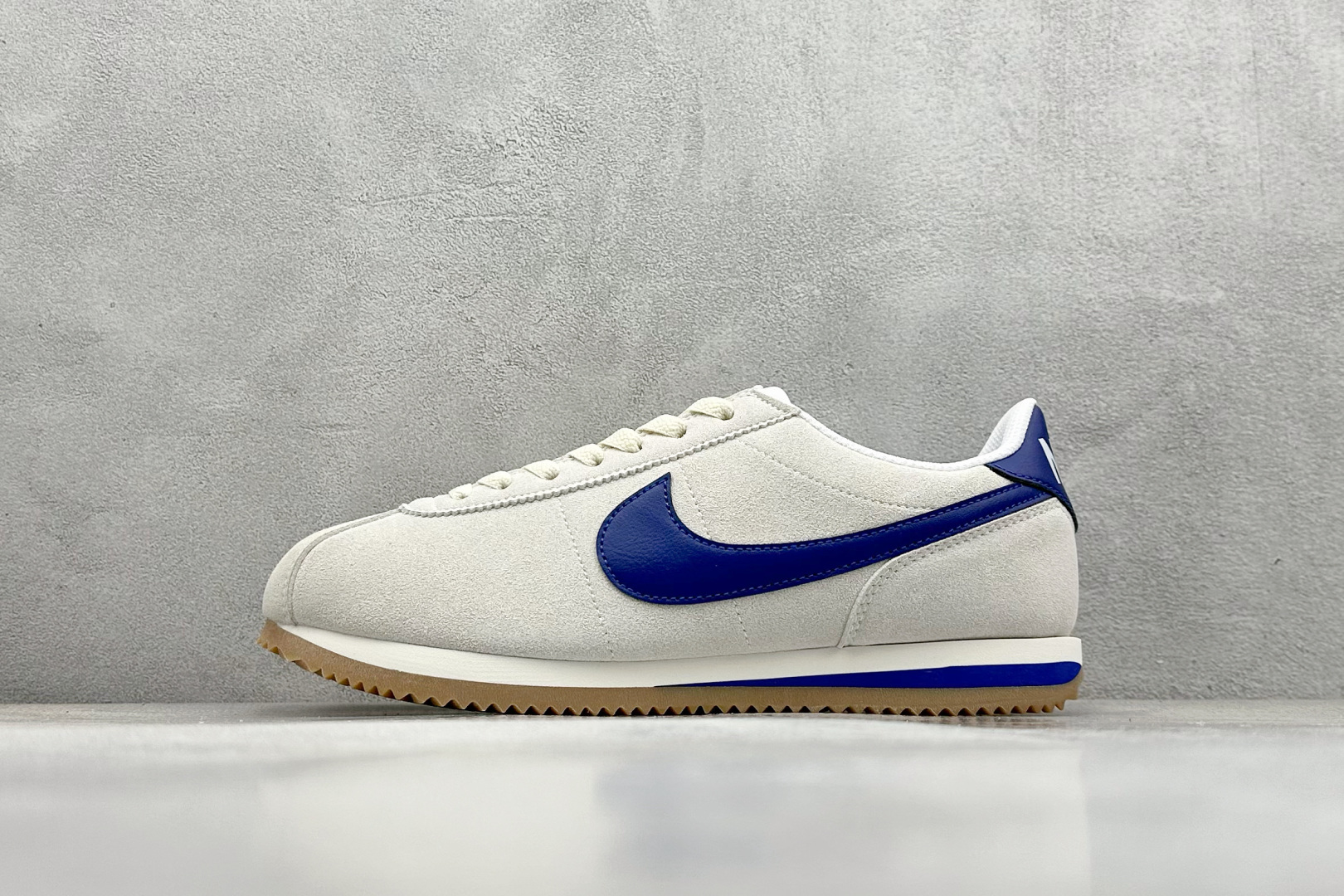 奥莱尾单福利 
Nk Classic Cortez Leather 阿甘复古慢跑鞋
#缓震防滑耐磨同源
