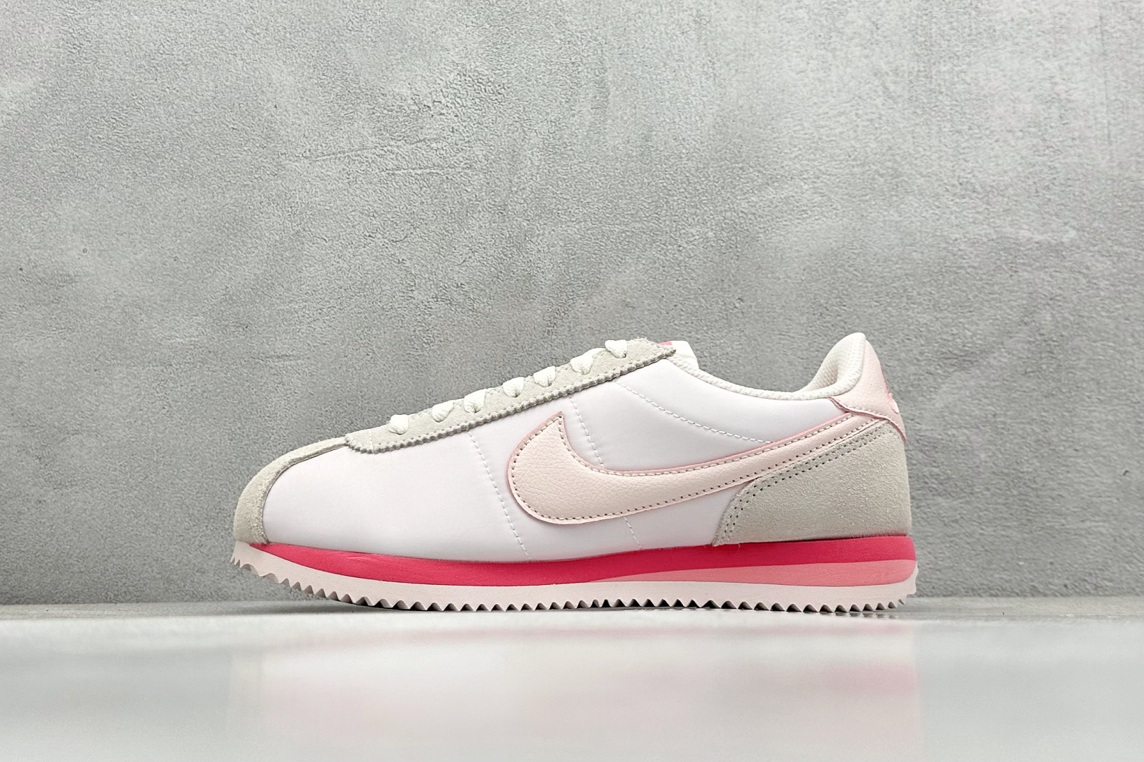 奥莱尾单福利 
Nk Classic Cortez Leather 阿甘复古慢跑鞋
#缓震防滑耐磨同源