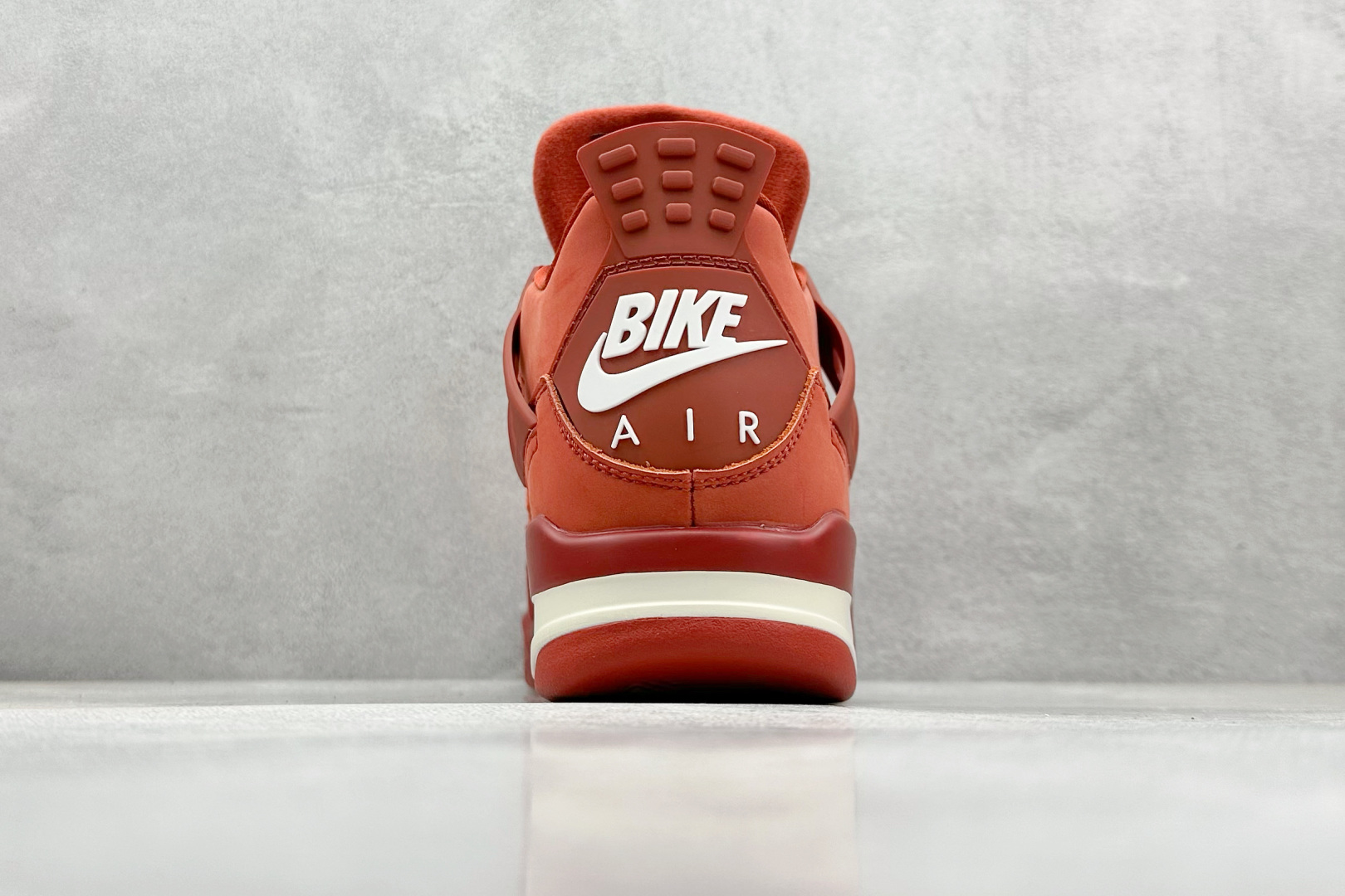  终端放店
FS版 Air Jordan 4 Retro Low x Nigel Sylvester O