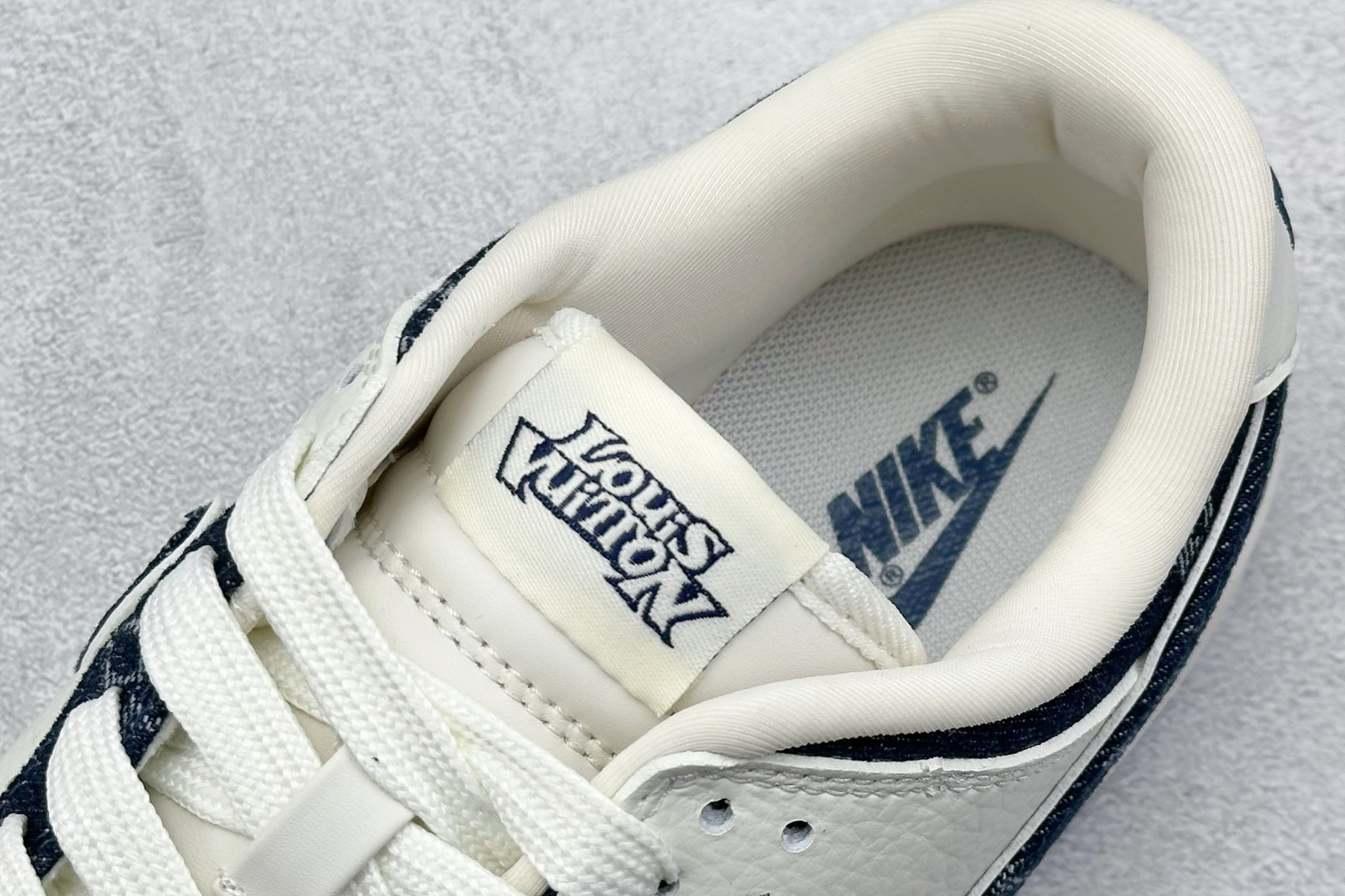  终端放店
XC版 Nike SB Dunk Low x Louis Vuitton 白牛仔蓝
纯原大厂