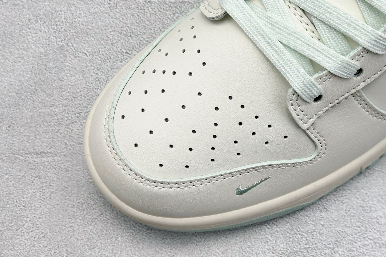  终端放店
XC版 Nk SB Dunk Low 北面Supreme联名-竹篁绿 周年高端定制 低帮休闲