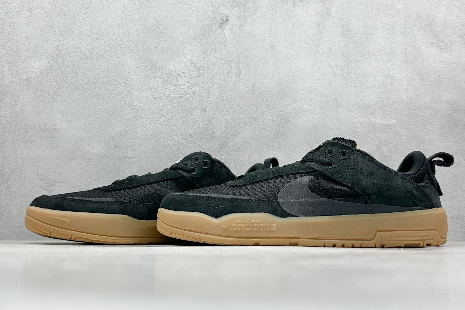  终端放店
FS版 Nike SB Day One 
此款以简约大方的造型设计，给人以随性休闲的时尚格调
