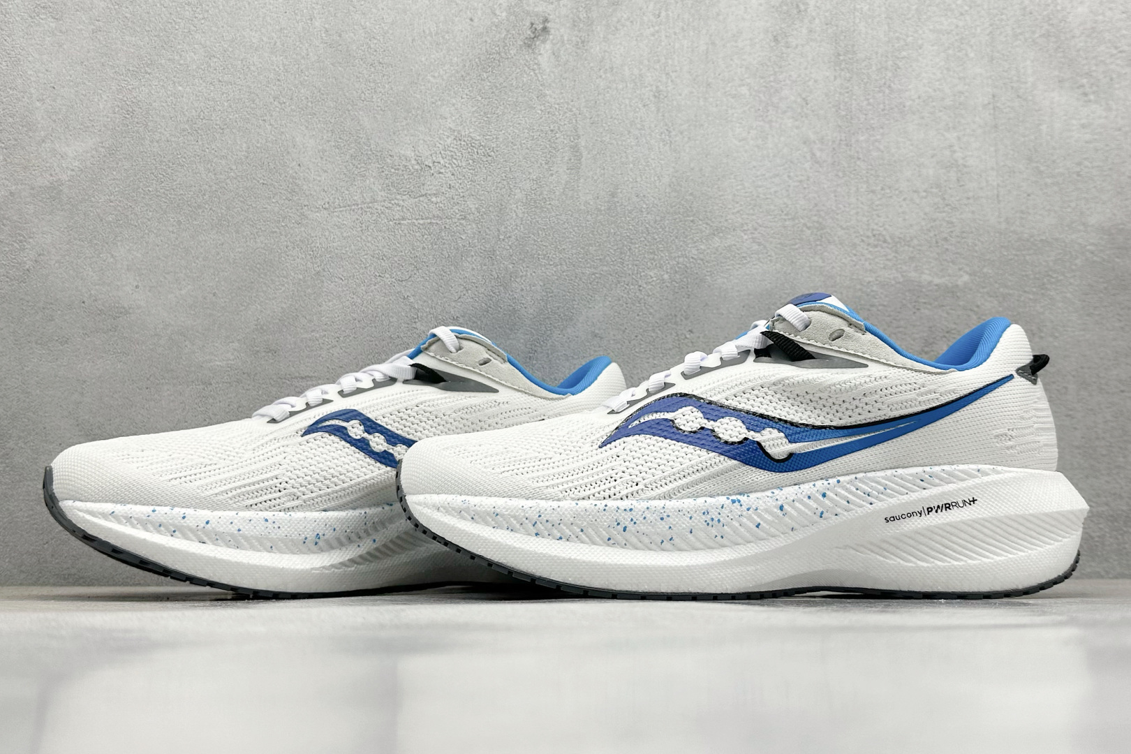 终端放店
XD版 Saucony Triumph 21代 索康尼旗舰级缓震型跑鞋
性能相比前几代再升