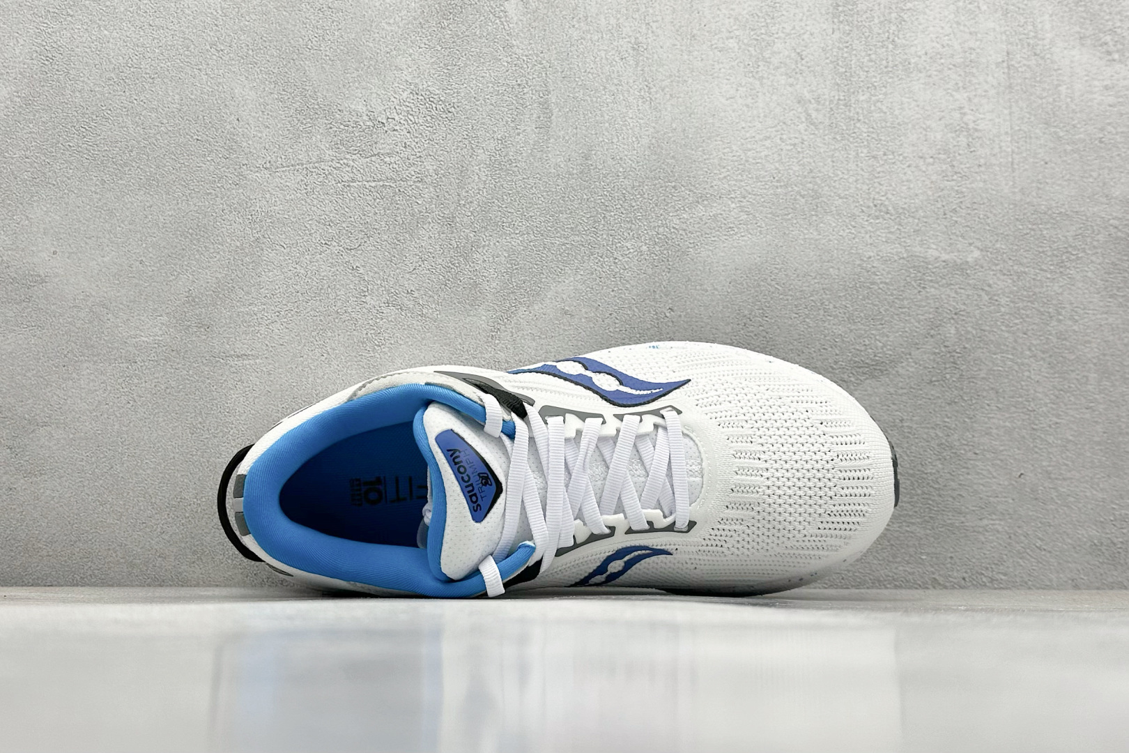 终端放店
XD版 Saucony Triumph 21代 索康尼旗舰级缓震型跑鞋
性能相比前几代再升