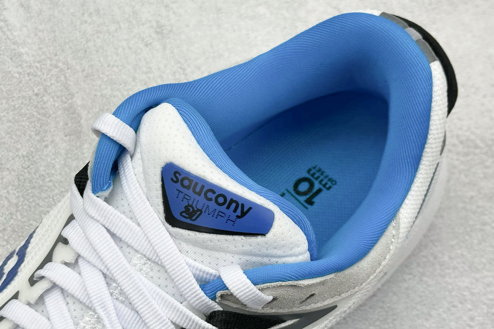 终端放店
XD版 Saucony Triumph 21代 索康尼旗舰级缓震型跑鞋
性能相比前几代再升