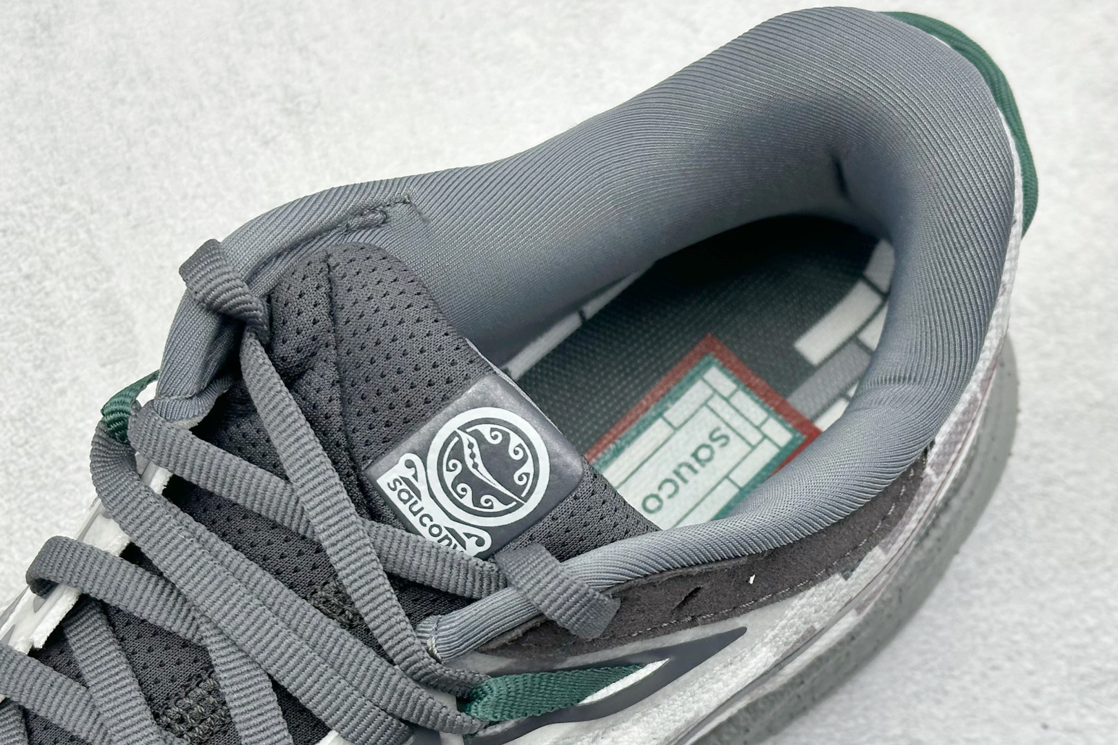 终端放店
XD版 Saucony Triumph 21代 索康尼旗舰级缓震型跑鞋
性能相比前几代再升