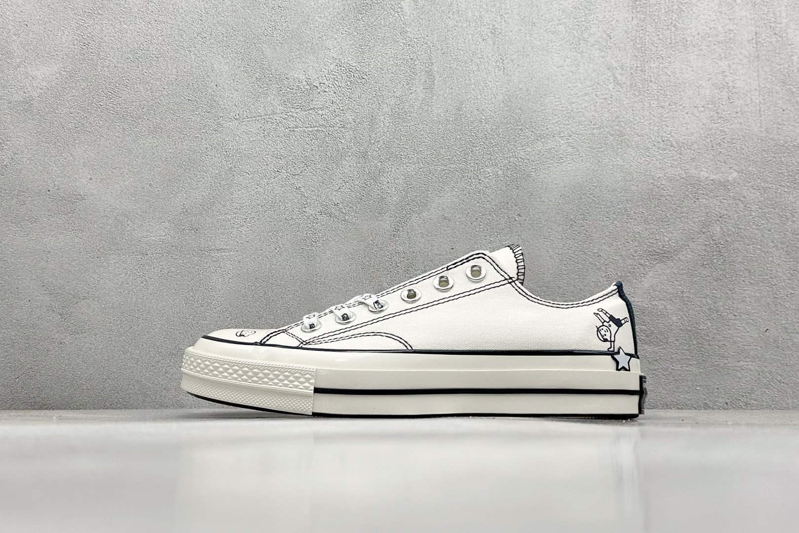  
王源同款 CONVERSE x Noritake联名系列
将简约与潮流完美融合，经典的1970s鞋型