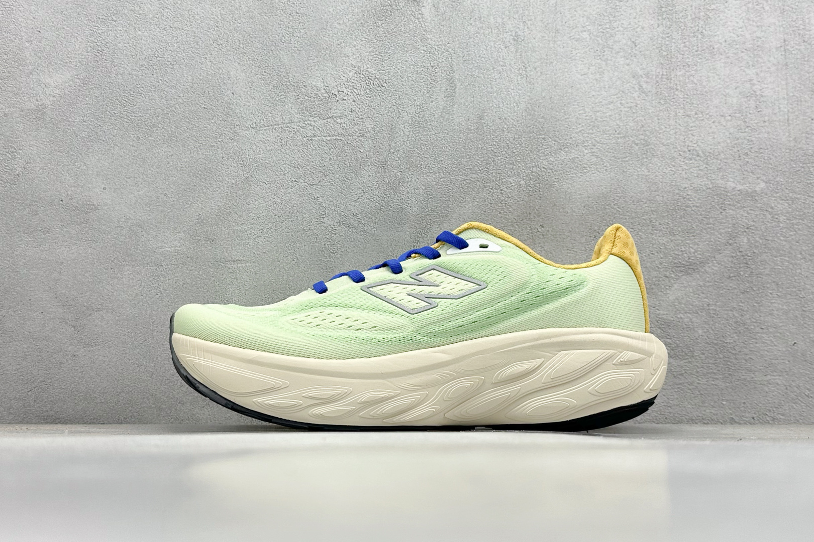 
New Balance NB Fresh Foam Evoz v14 舒适耐磨低帮跑步鞋 
受到Fr