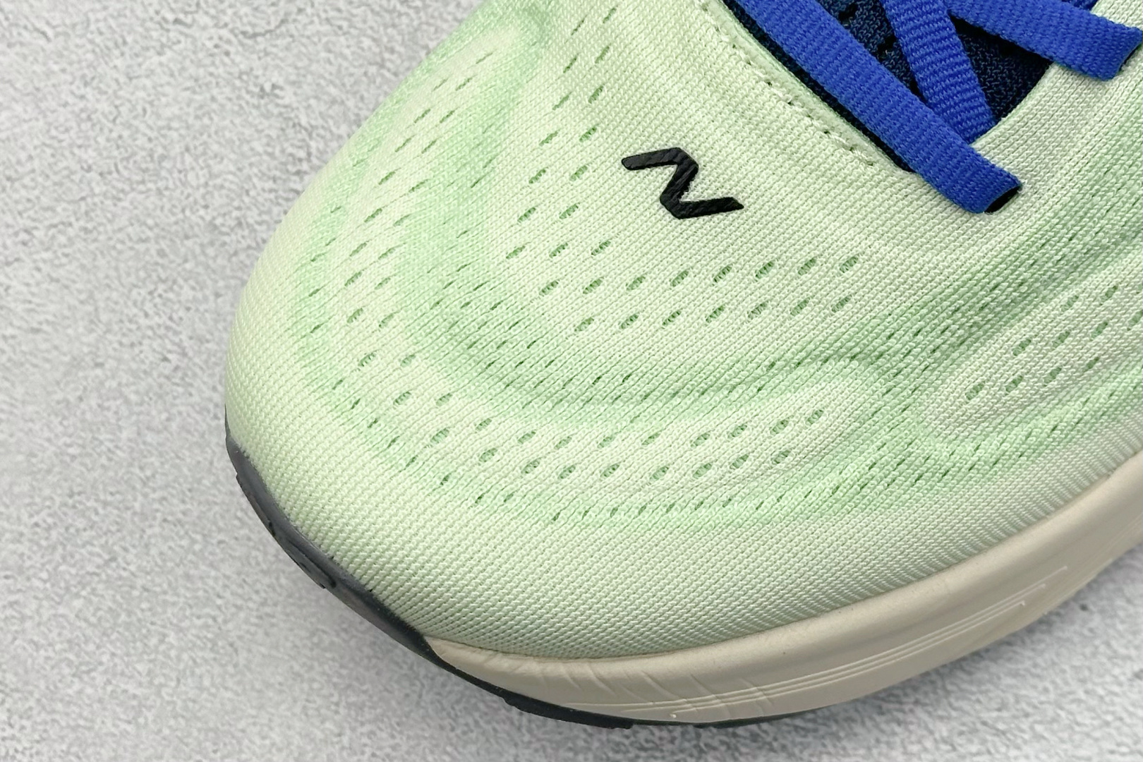  
New Balance NB Fresh Foam Evoz v14 舒适耐磨低帮跑步鞋 
受到Fr