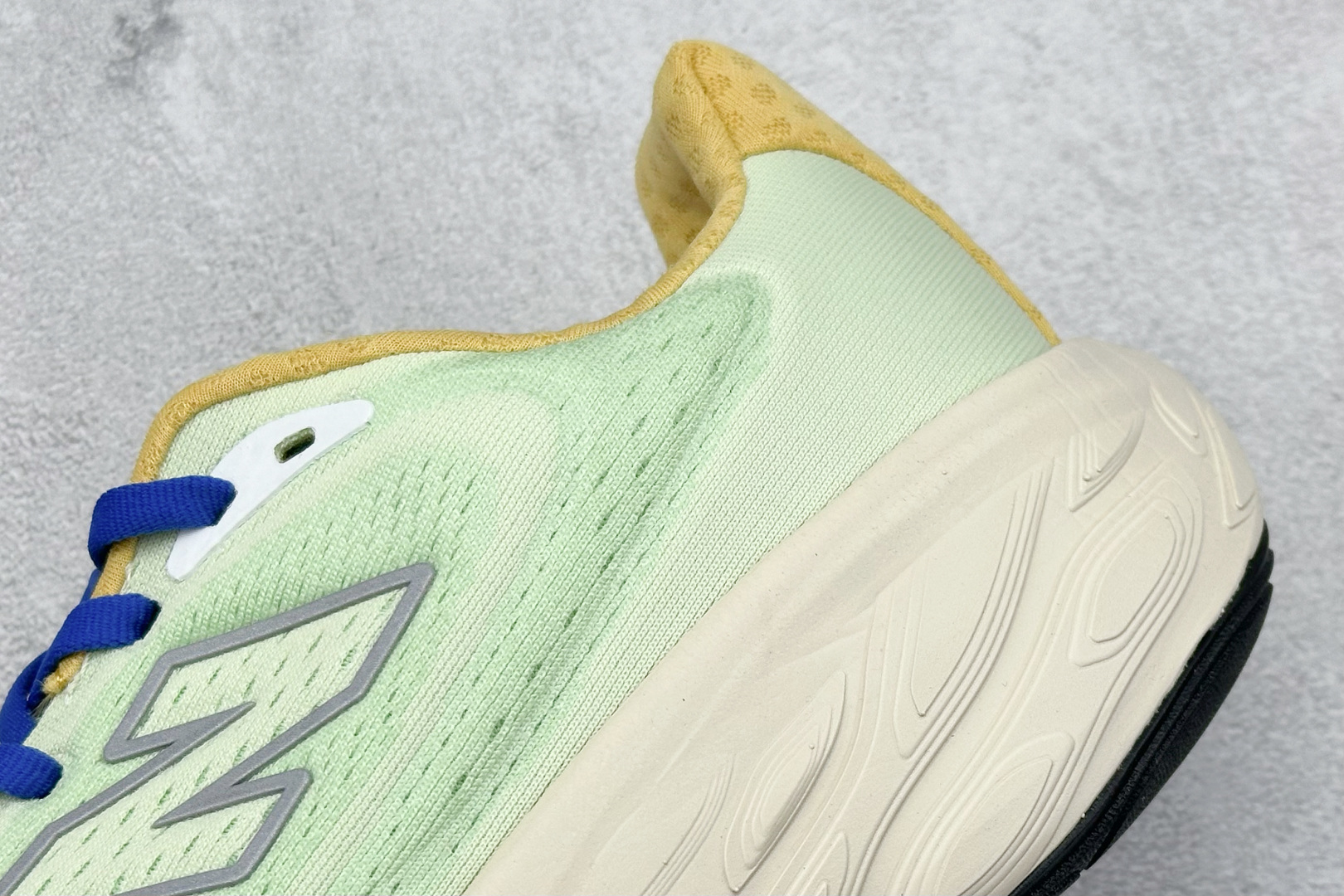  
New Balance NB Fresh Foam Evoz v14 舒适耐磨低帮跑步鞋 
受到Fr