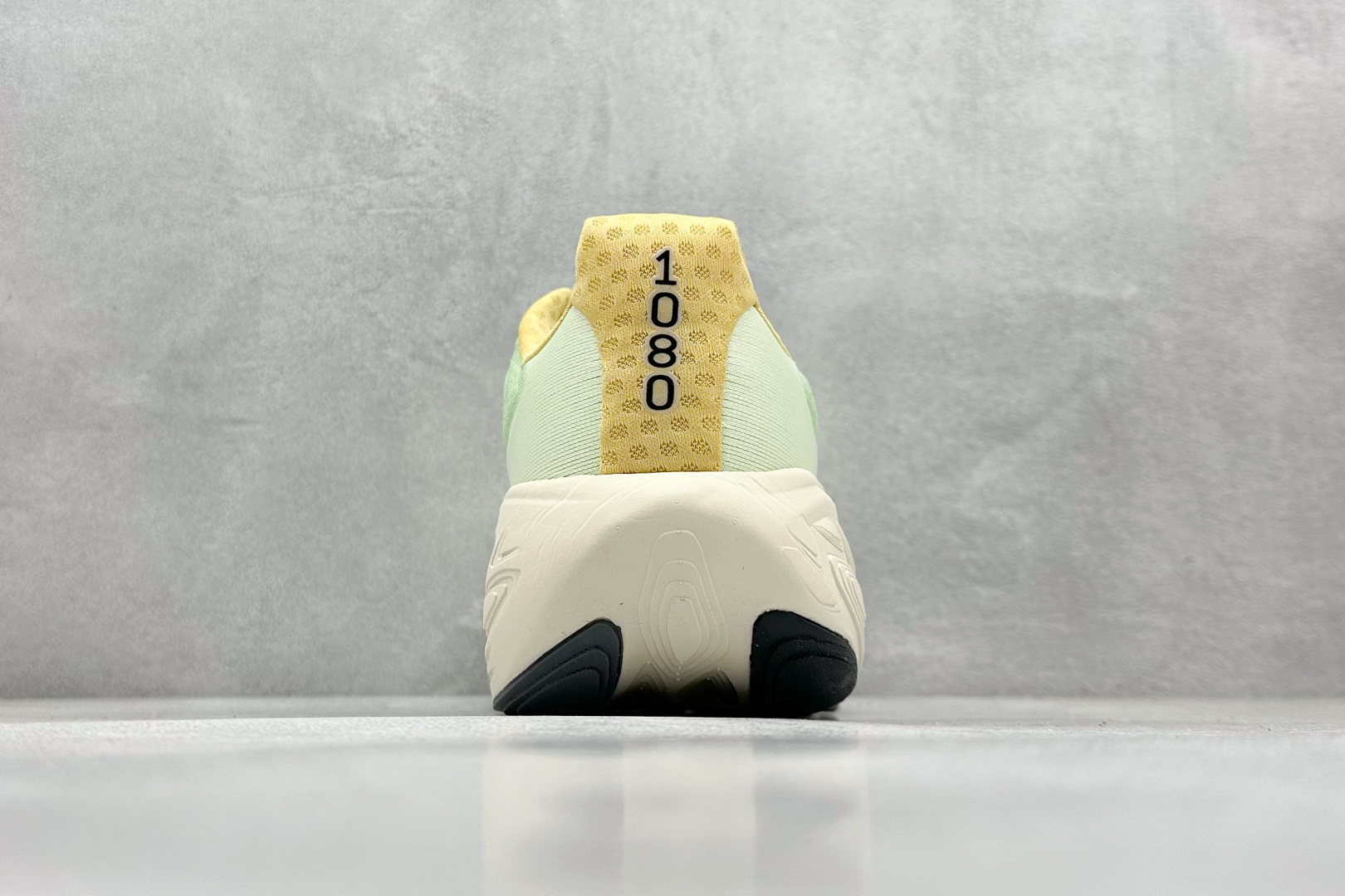  
New Balance NB Fresh Foam Evoz v14 舒适耐磨低帮跑步鞋 
受到Fr