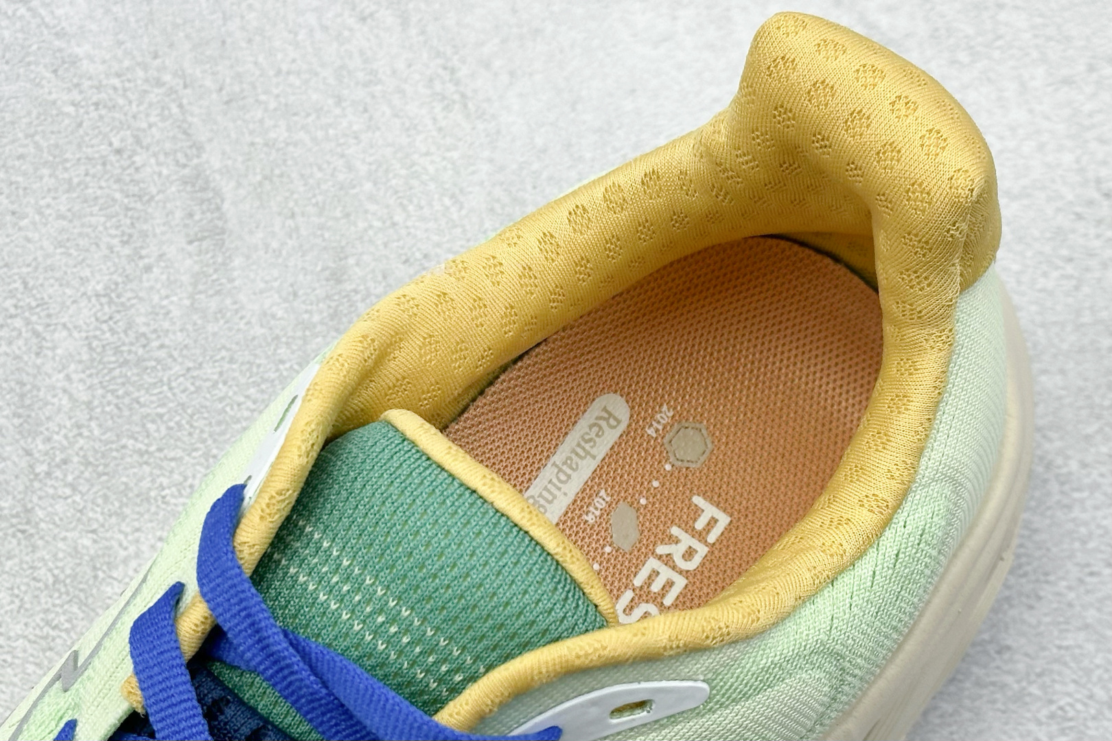  
New Balance NB Fresh Foam Evoz v14 舒适耐磨低帮跑步鞋 
受到Fr
