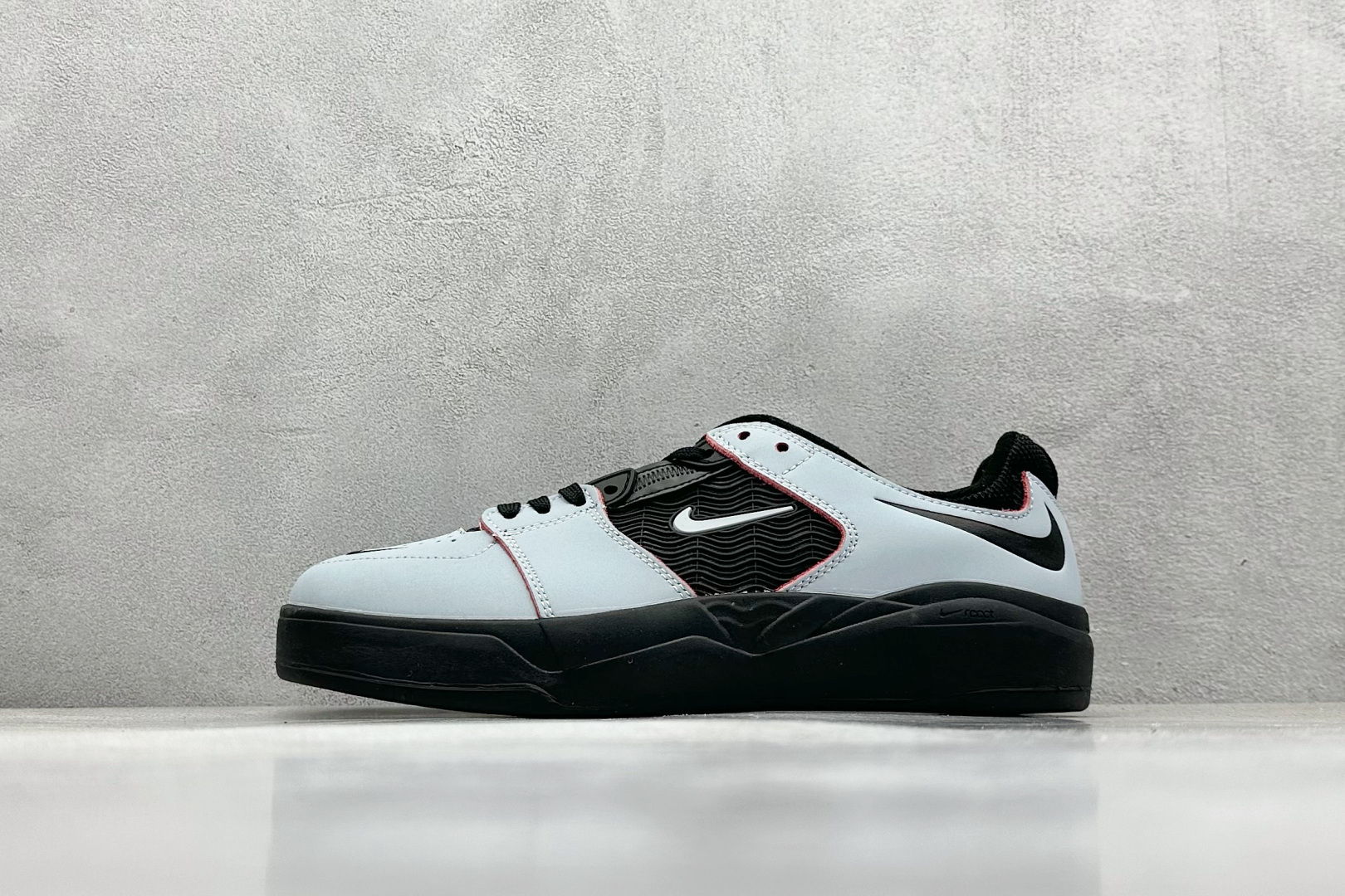  
NIKE SB NYJAH FREE2 小倒钩休闲鞋时尚滑板鞋 

货号：DC7232-300
尺码