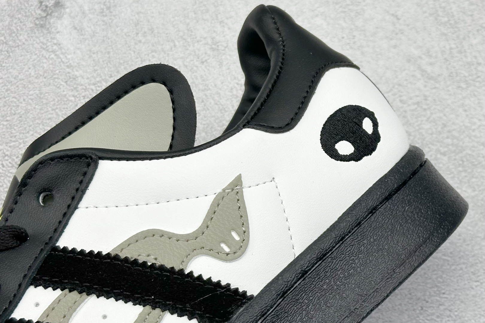  
Adidas Originals Superstar贝壳头系列低帮经典百搭休闲运动板鞋
货号 JQ8